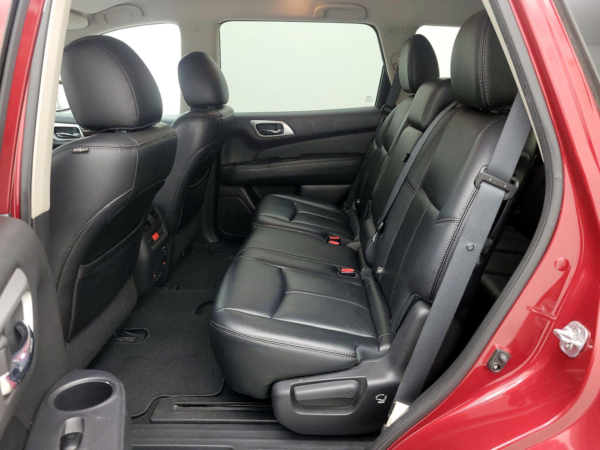 Thumbnail: 2016 Nissan Pathfinder - 20