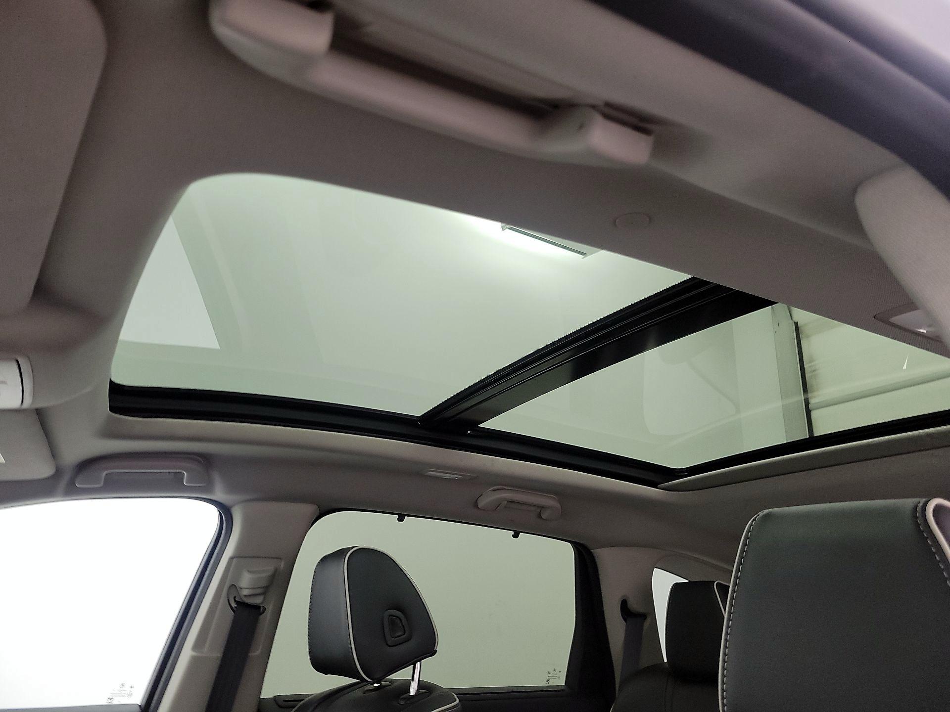 Thumbnail: 2022 Acura MDX - 18