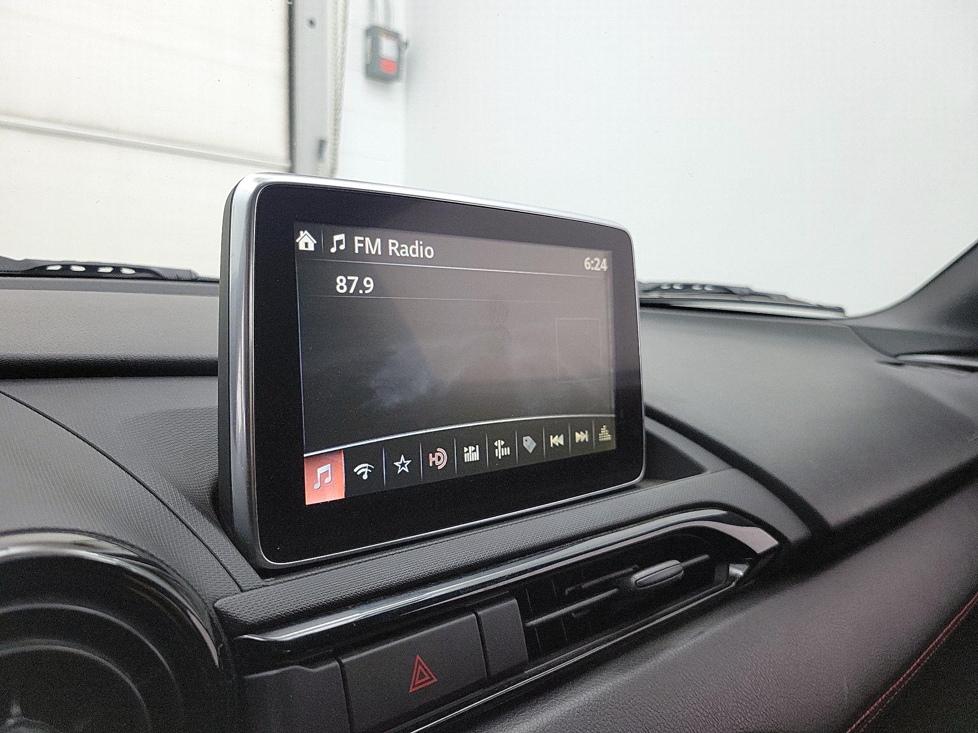 Thumbnail: 2017 Mazda MX-5 Miata - 13