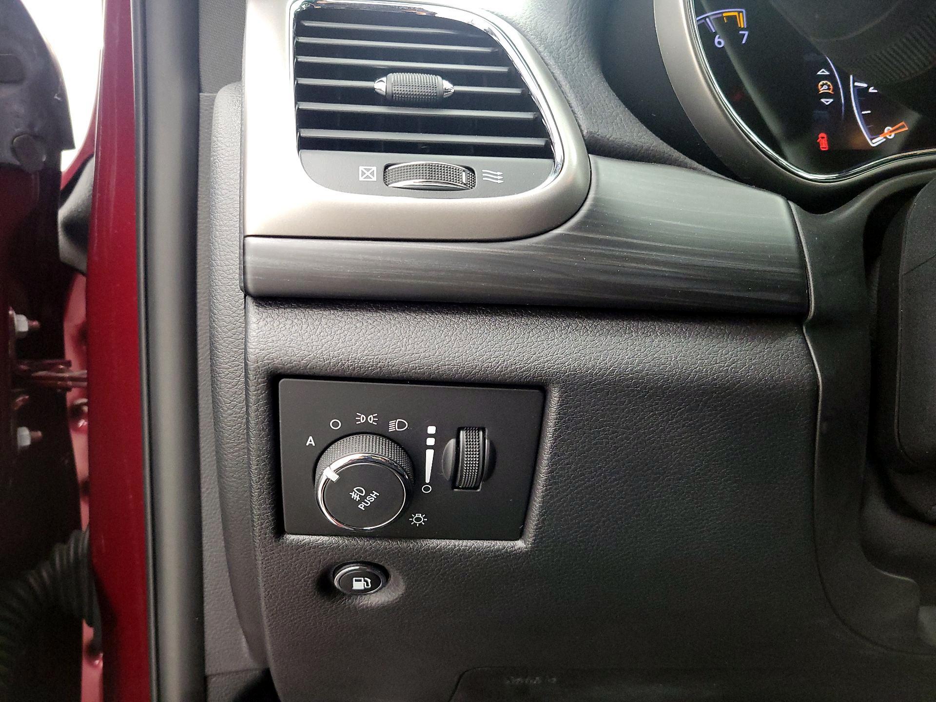 Thumbnail: 2020 Jeep Grand Cherokee - 13