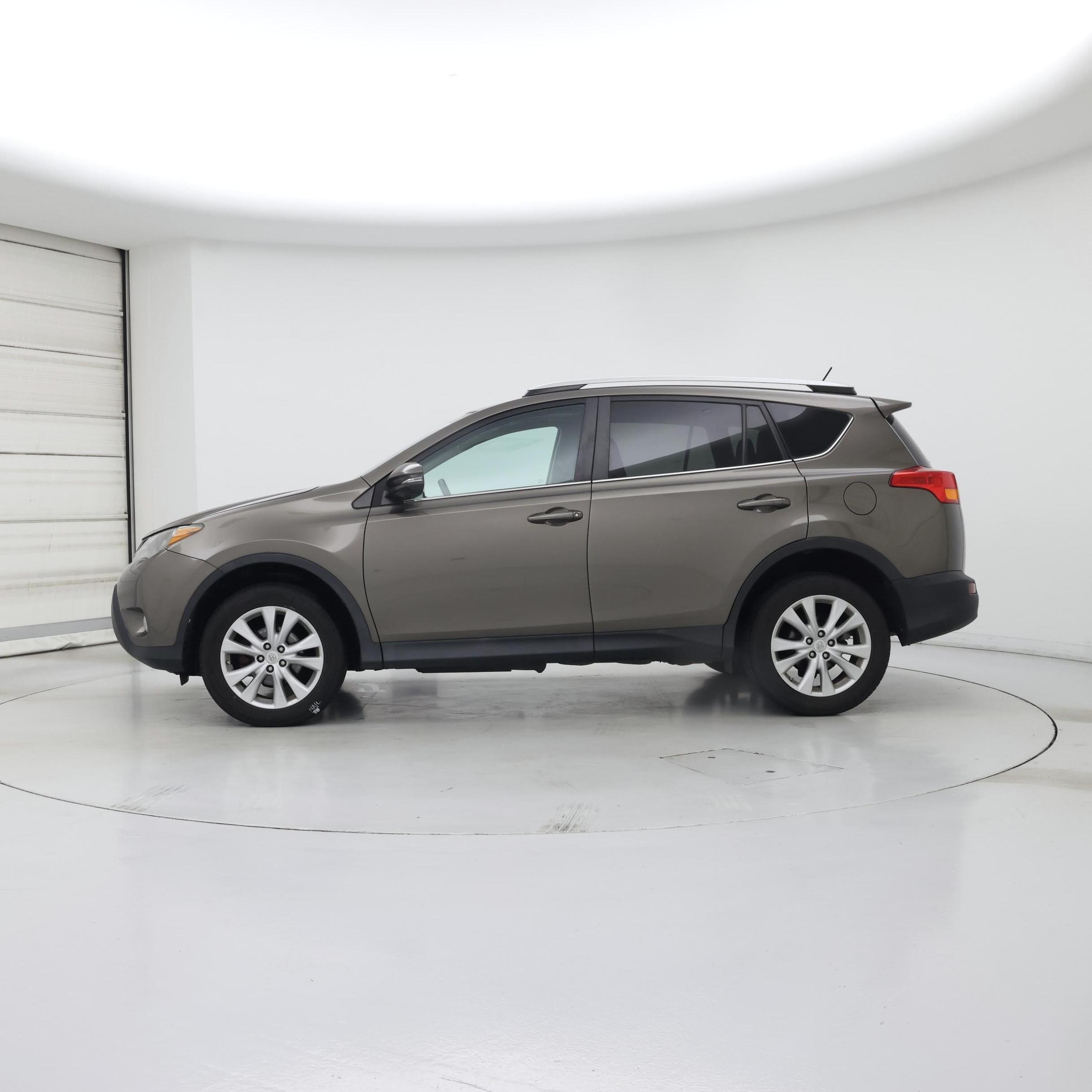 Thumbnail: 2014 Toyota RAV4 - 3
