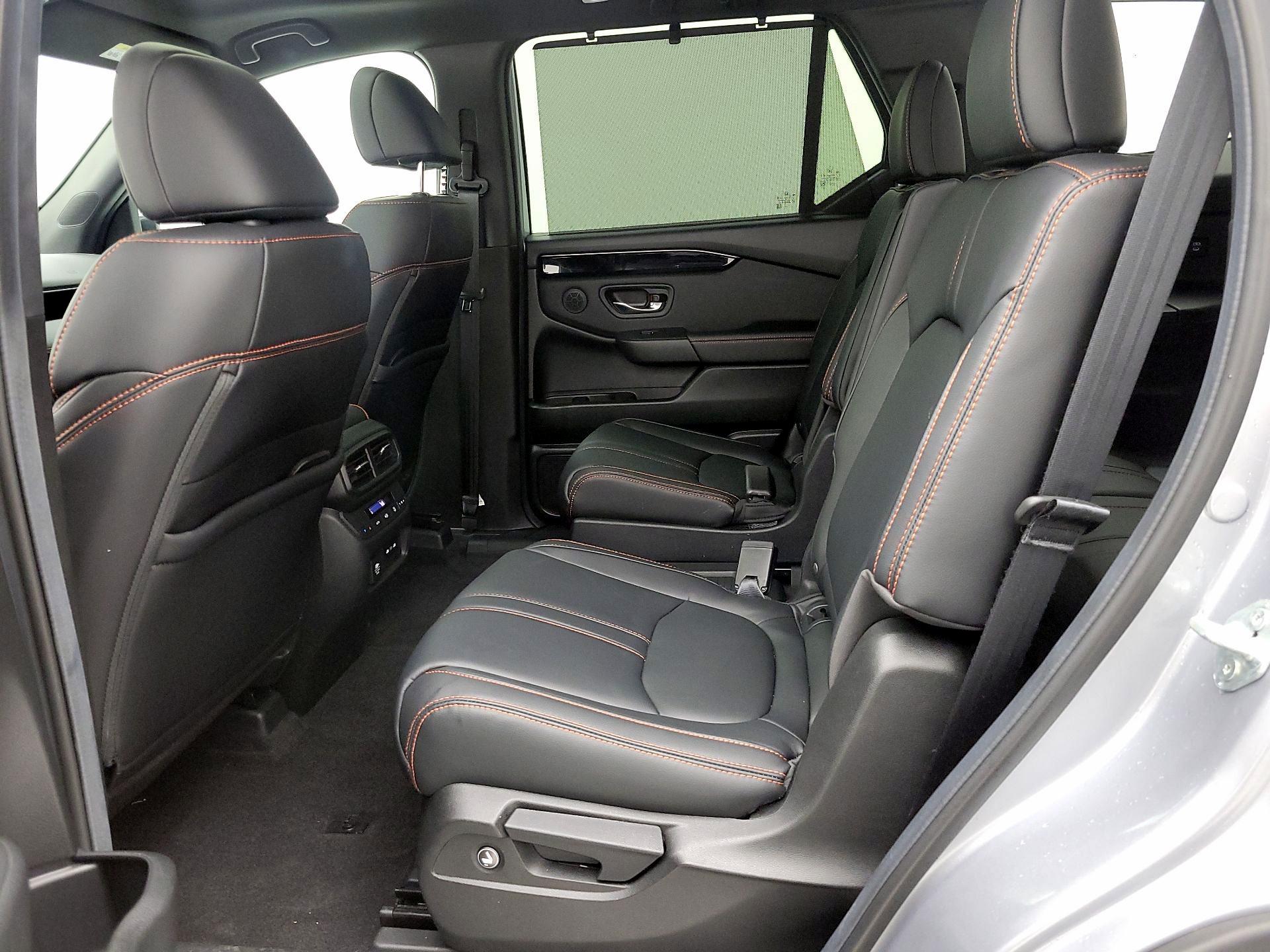 Thumbnail: 2025 Honda Pilot - 20