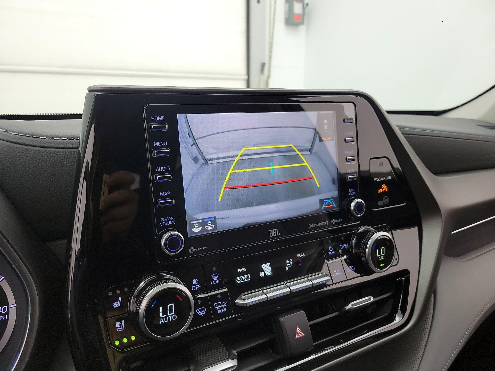 Thumbnail: 2020 Toyota Highlander - 14