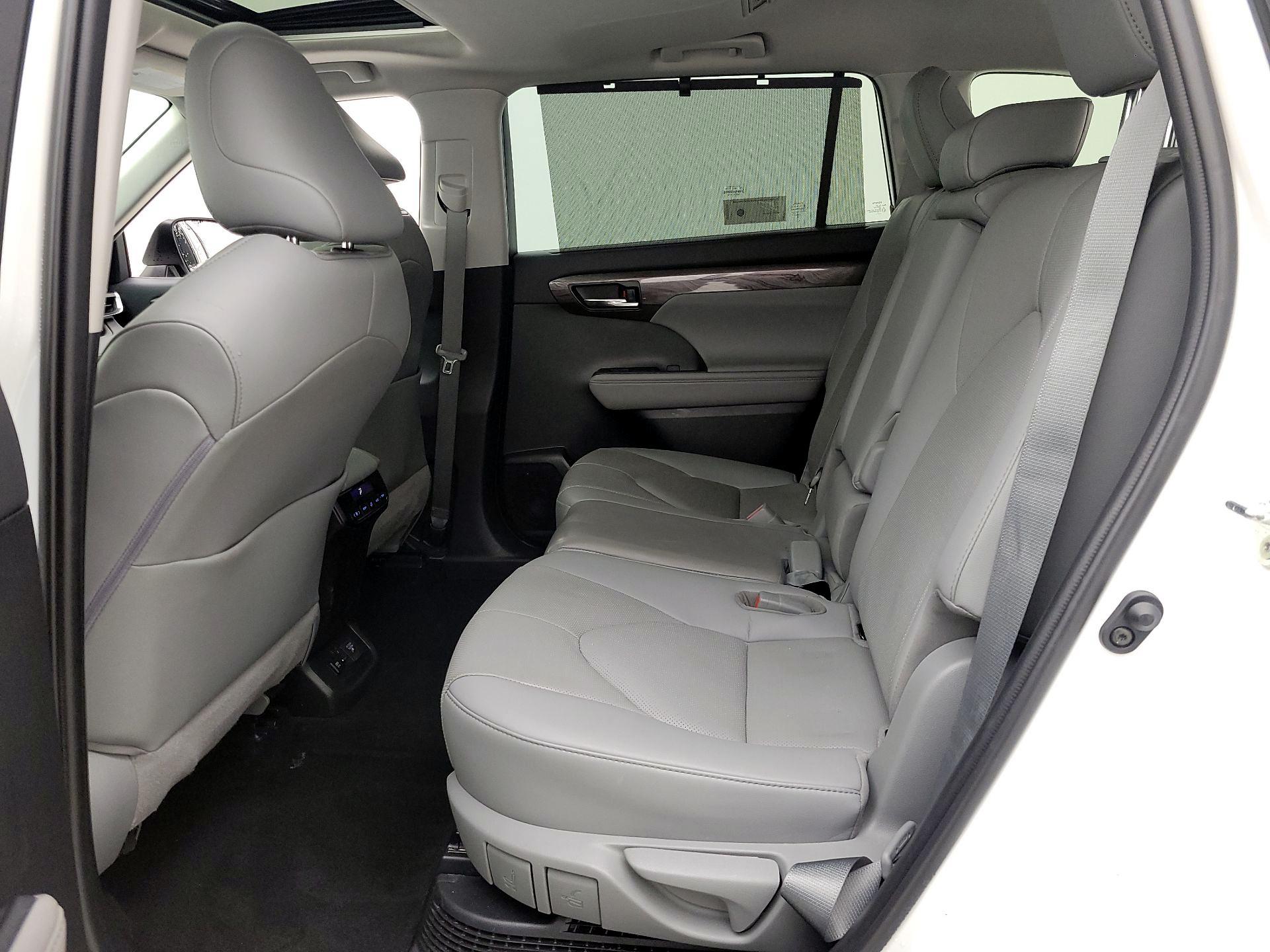 Thumbnail: 2020 Toyota Highlander - 19