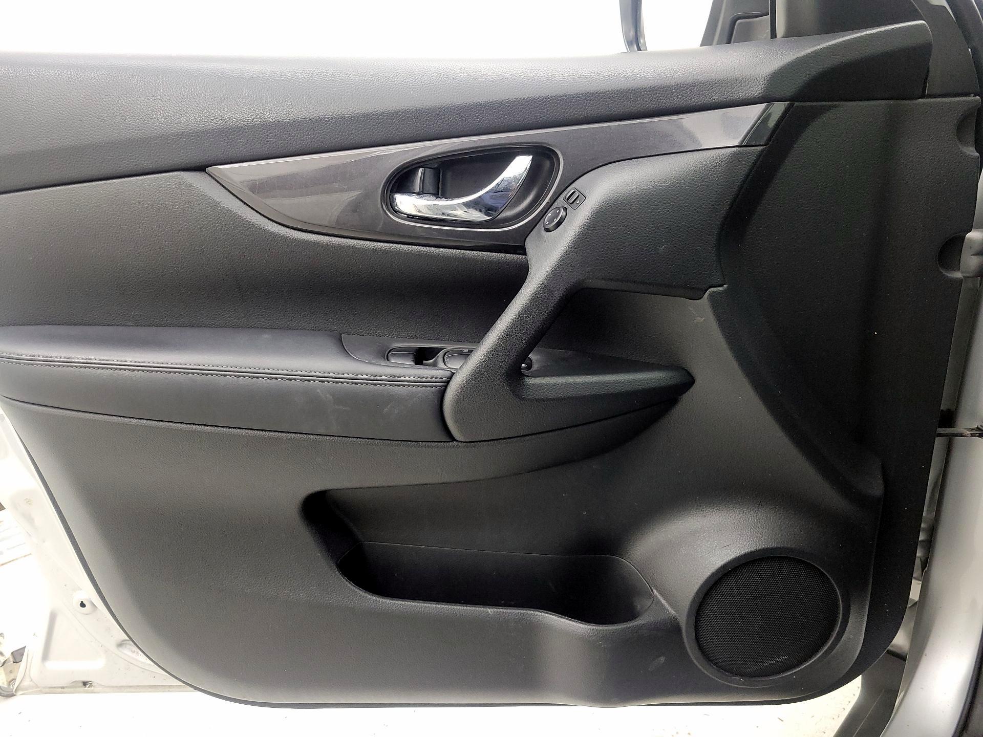 Thumbnail: 2019 Nissan Rogue - 12