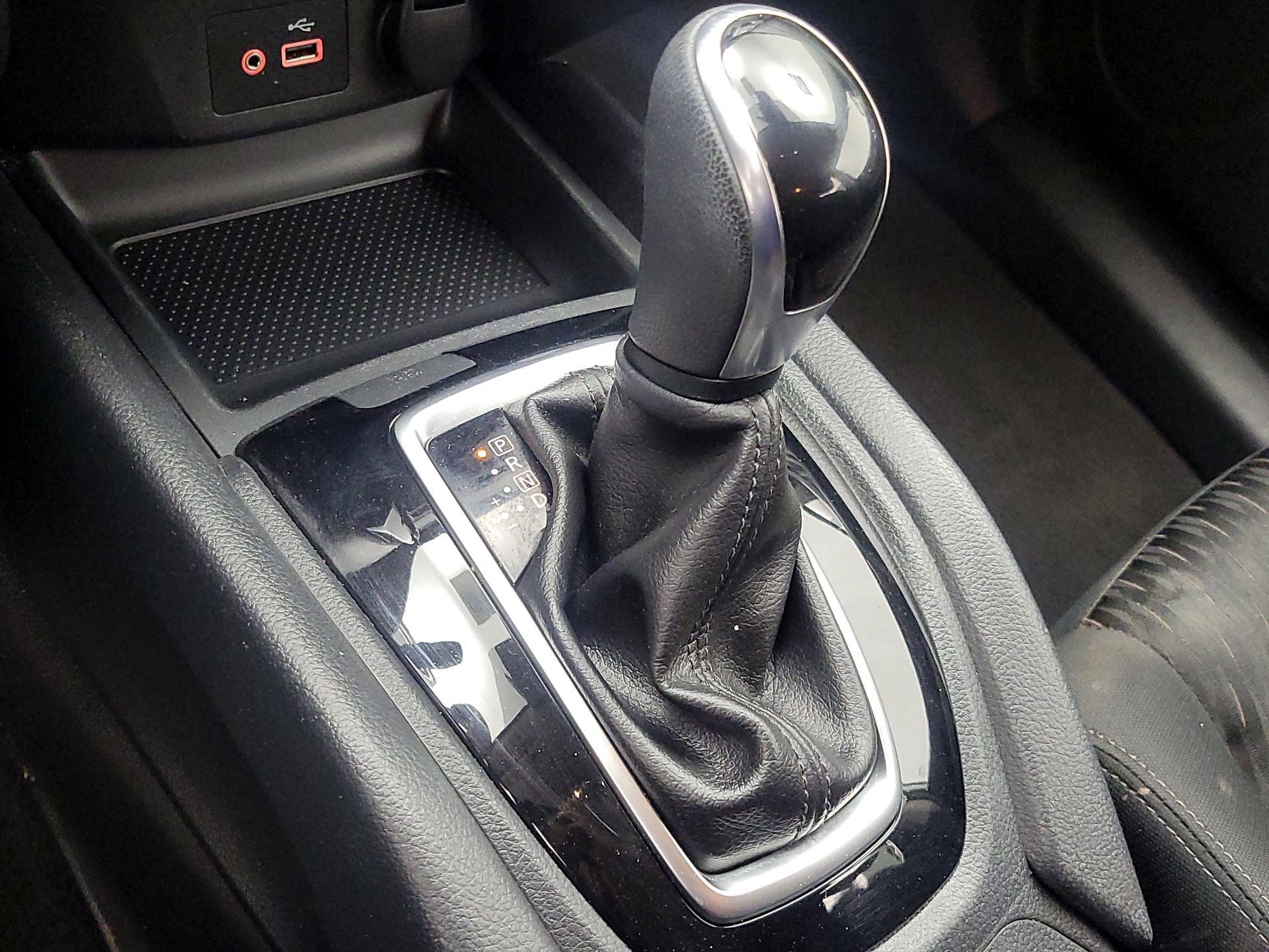 Thumbnail: 2019 Nissan Rogue - 17