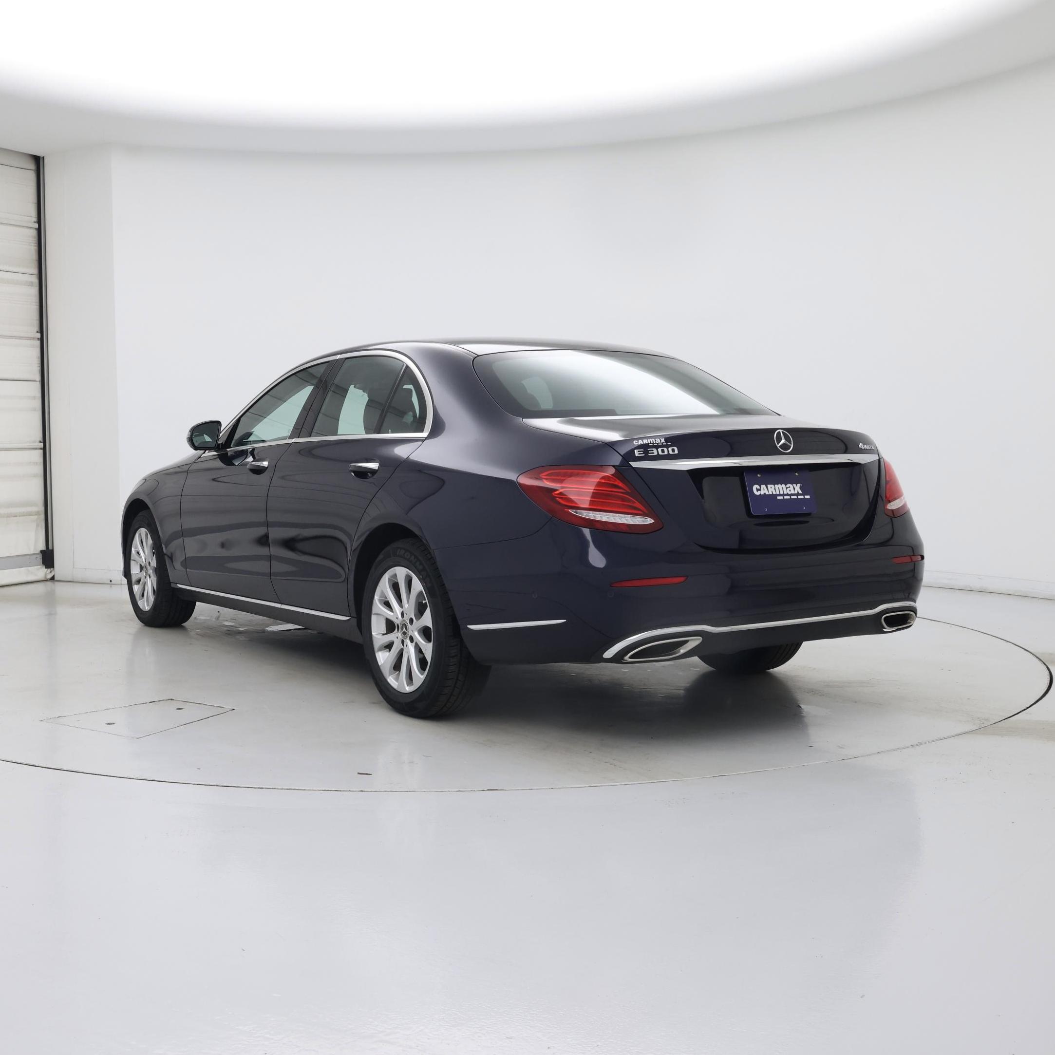 Thumbnail: 2018 Mercedes-Benz E-Class - 2