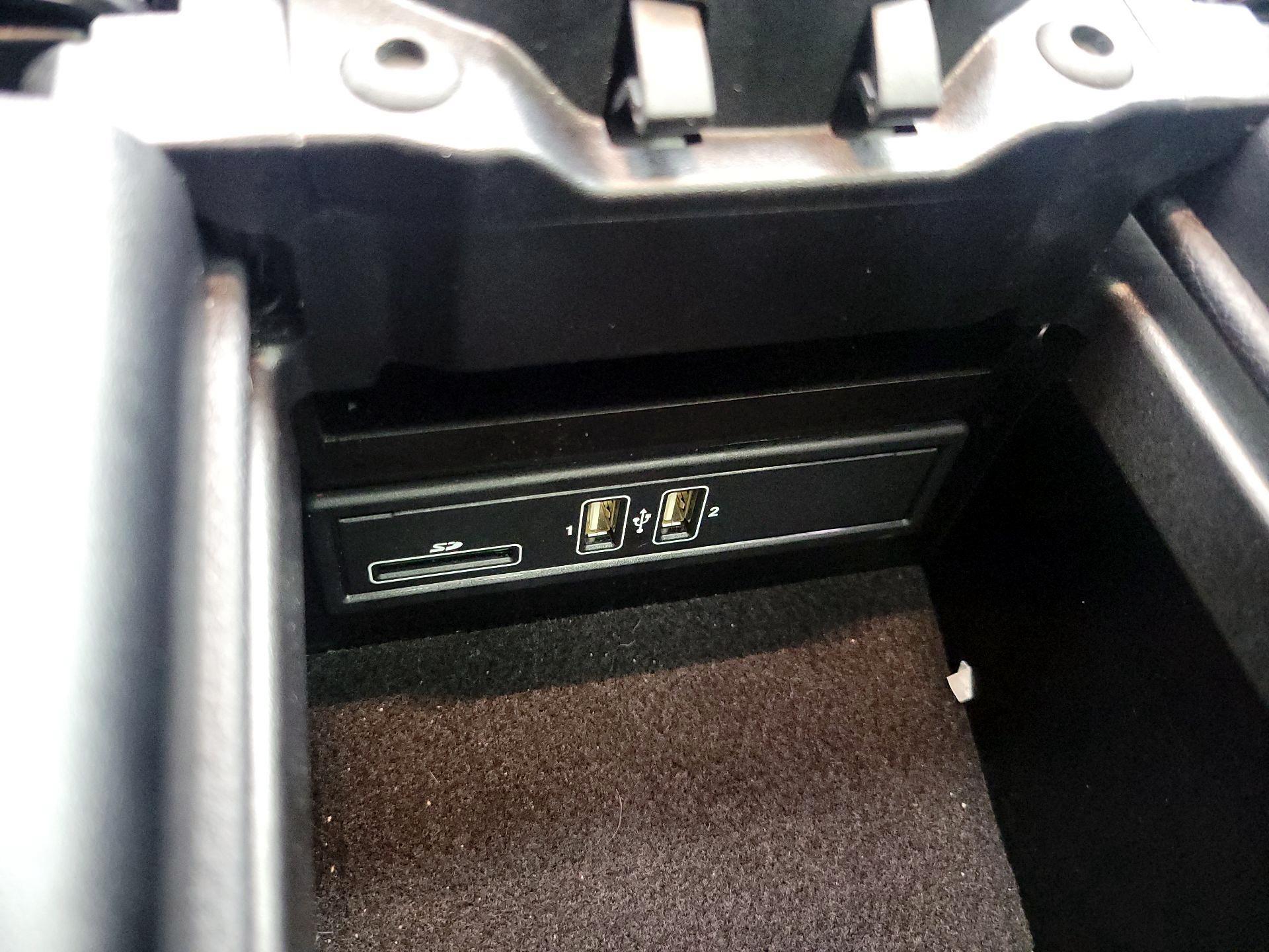 Thumbnail: 2018 Mercedes-Benz E-Class - 19