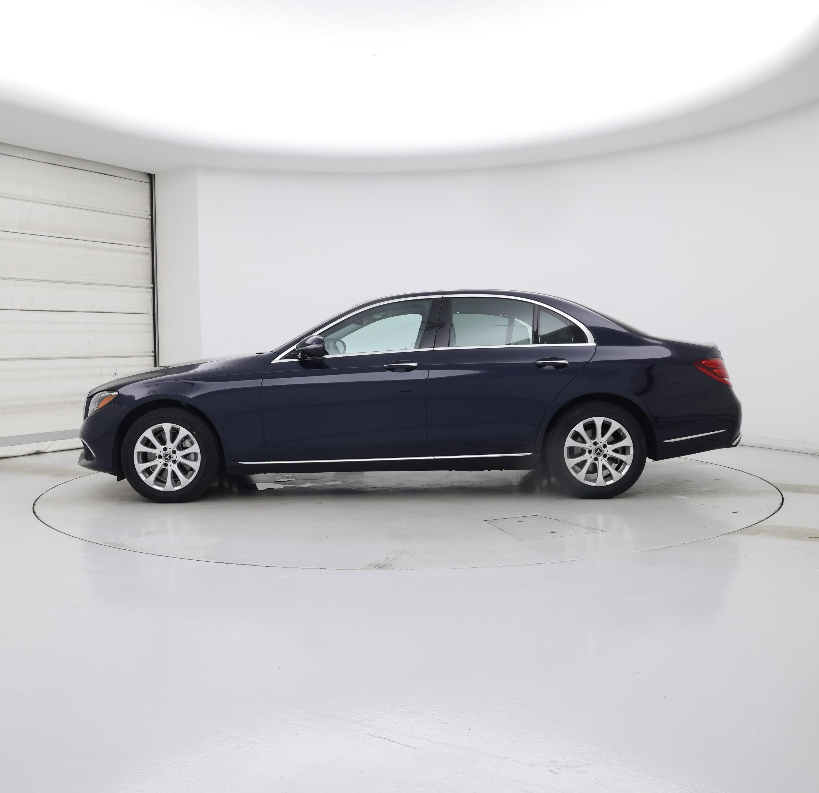 Thumbnail: 2018 Mercedes-Benz E-Class - 3