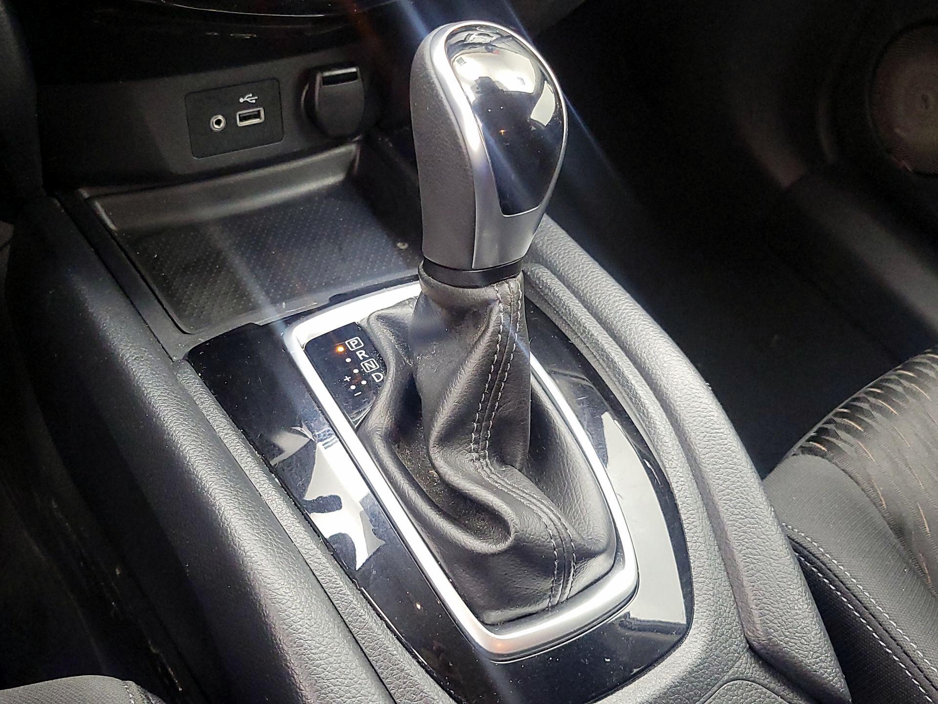 Thumbnail: 2020 Nissan Rogue - 17