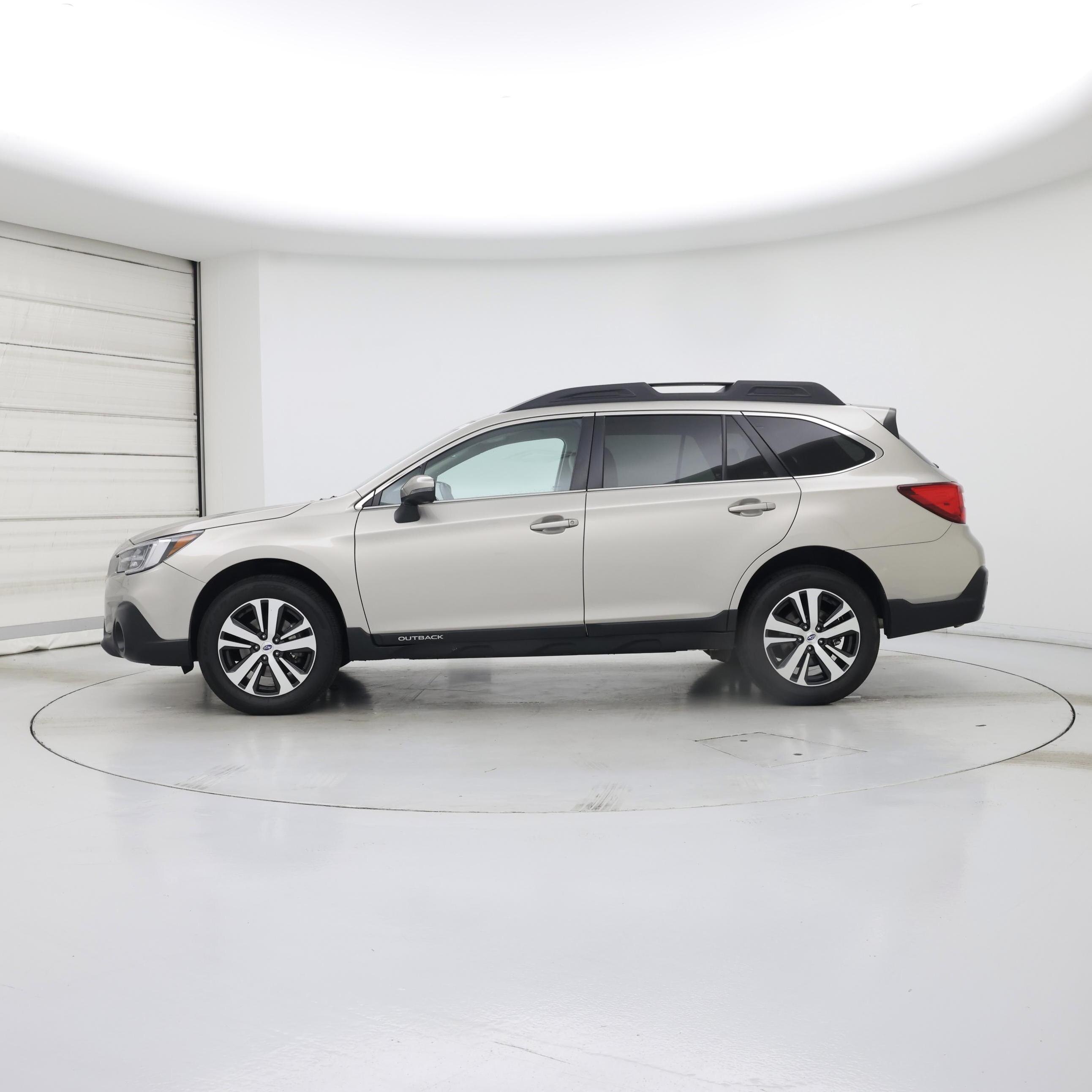Thumbnail: 2018 Subaru Outback - 3