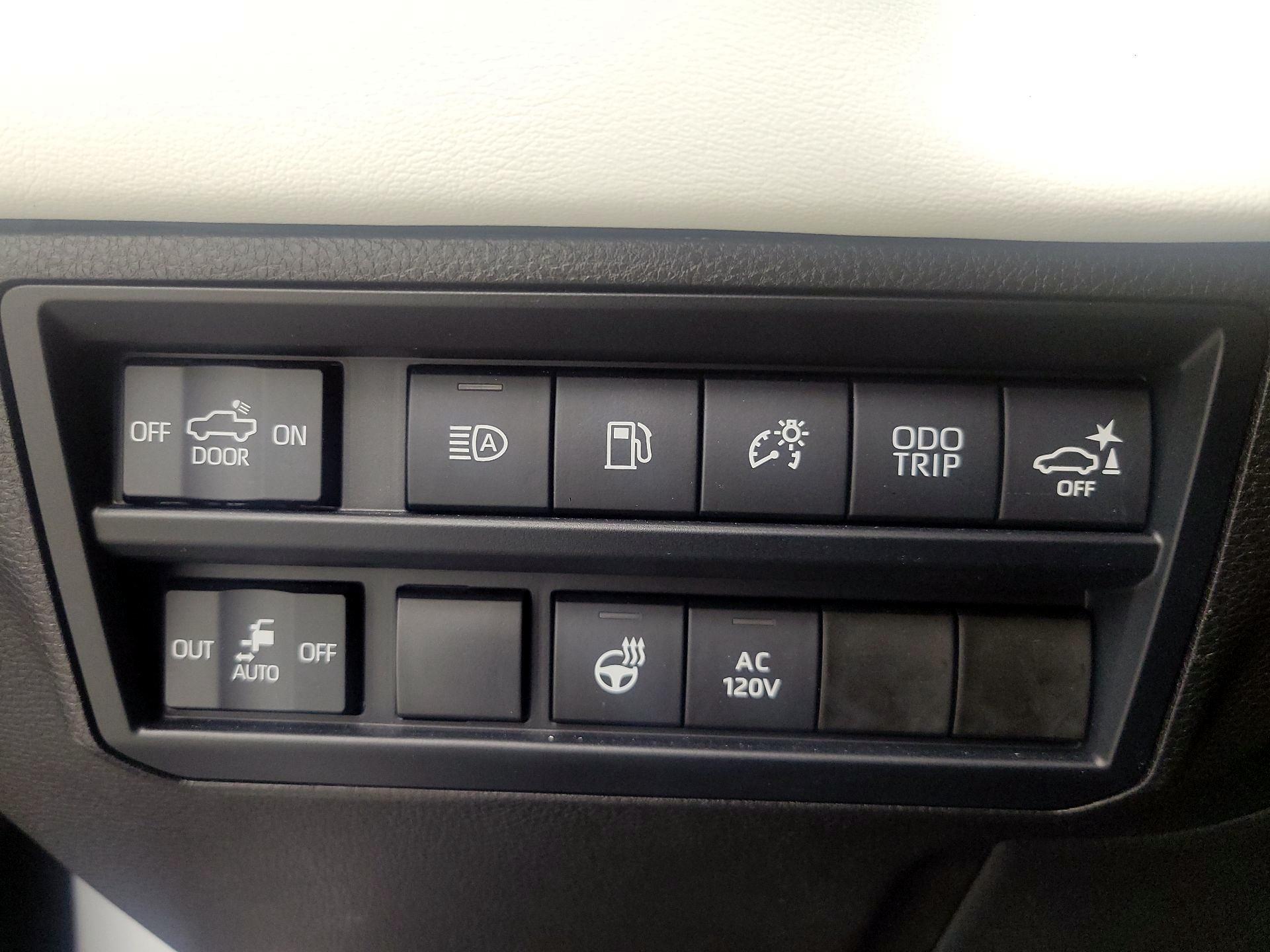 Thumbnail: 2024 Toyota Tundra - 13