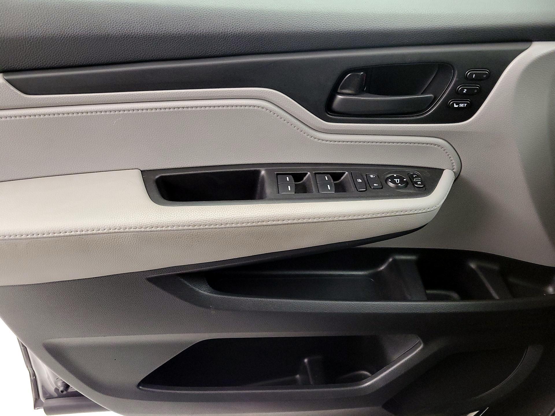 Thumbnail: 2018 Honda Odyssey - 12