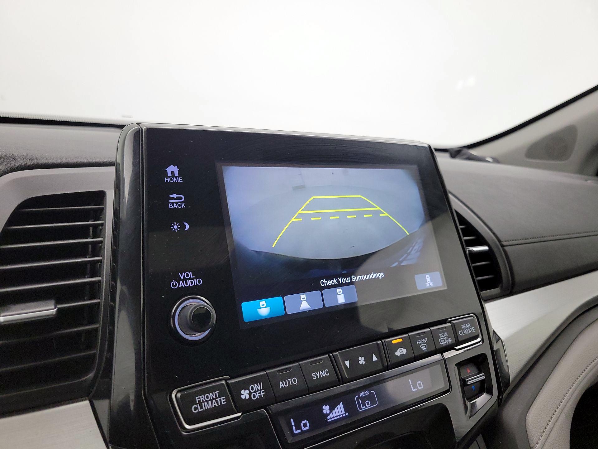 Thumbnail: 2018 Honda Odyssey - 14