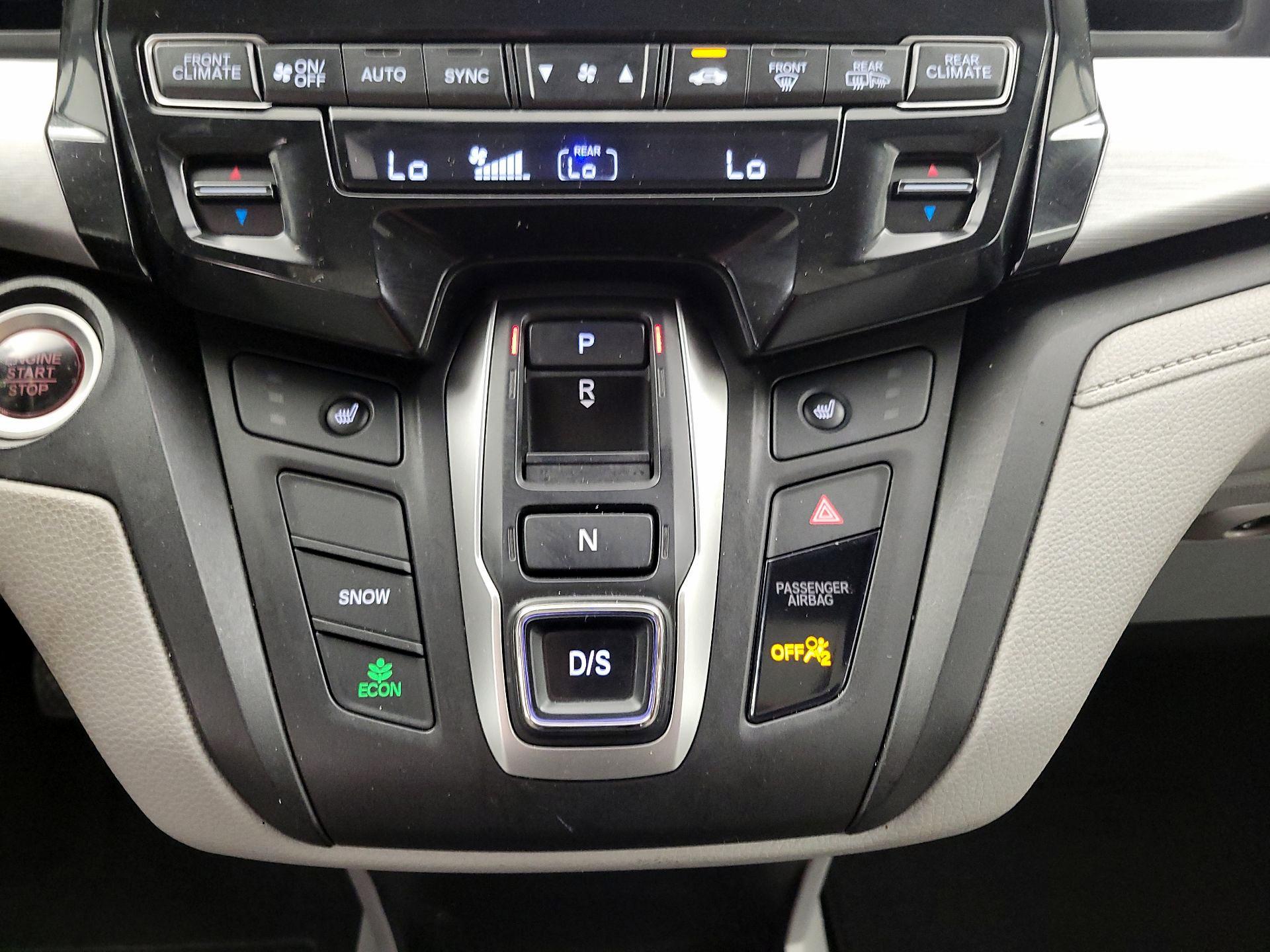 Thumbnail: 2018 Honda Odyssey - 17
