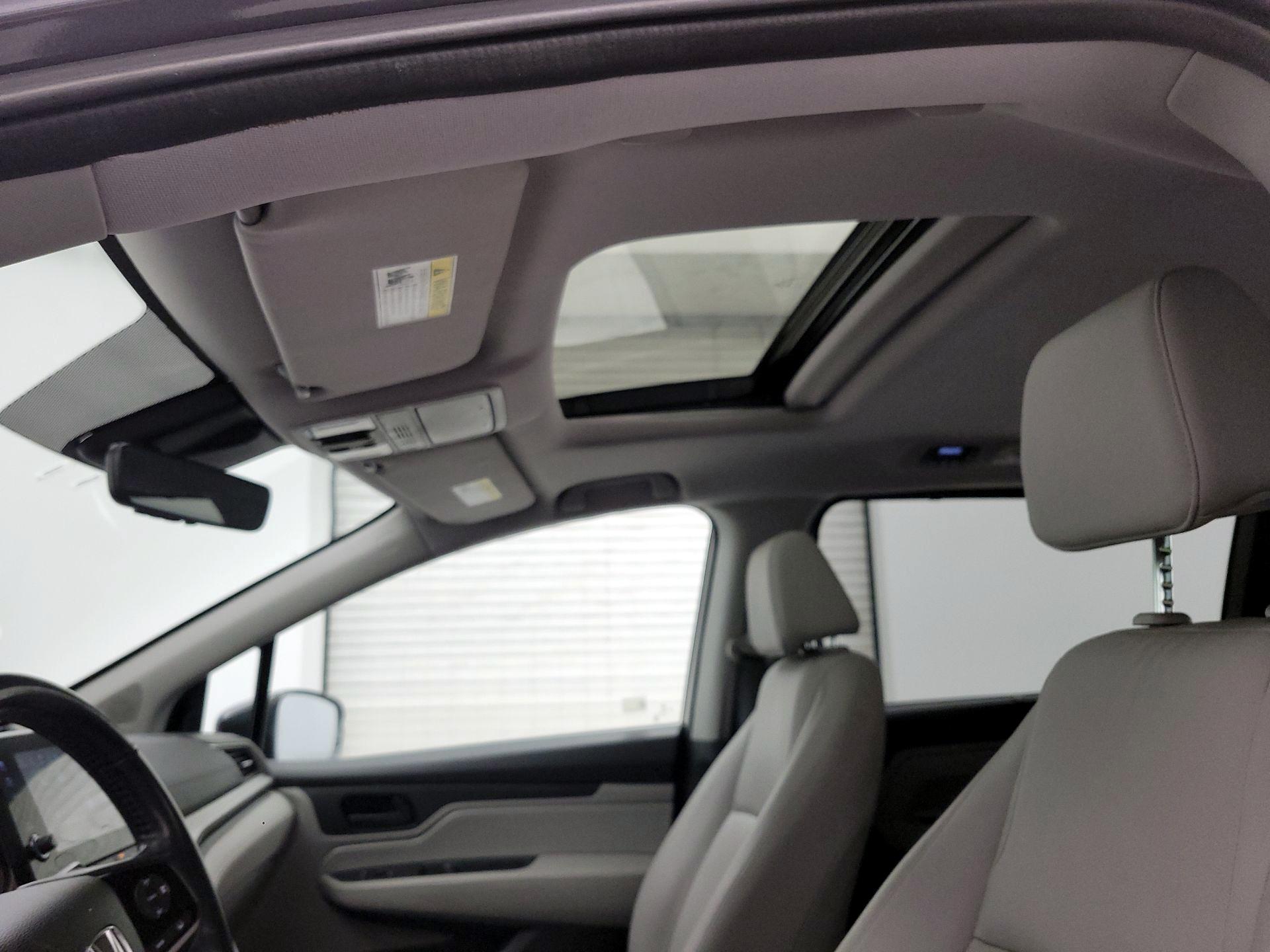 Thumbnail: 2018 Honda Odyssey - 18