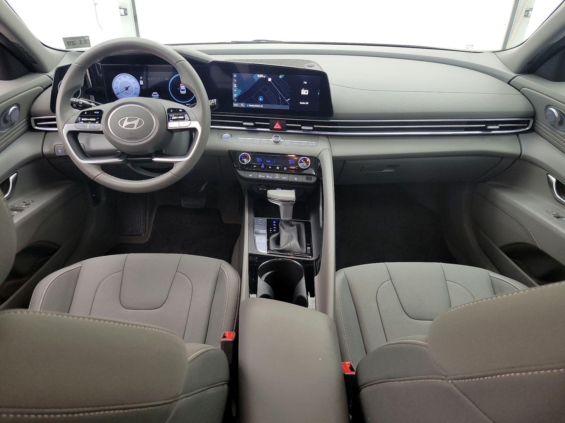 Thumbnail: 2025 Hyundai Elantra - 9