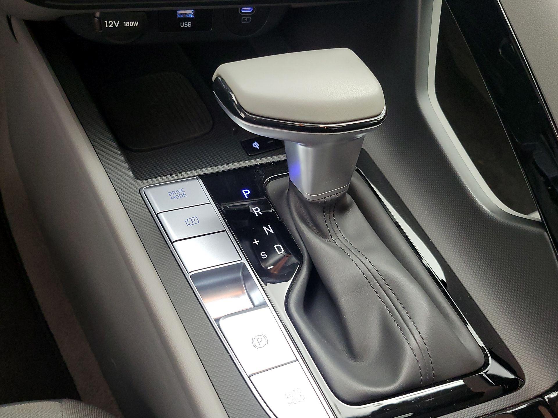 Thumbnail: 2025 Hyundai Elantra - 18