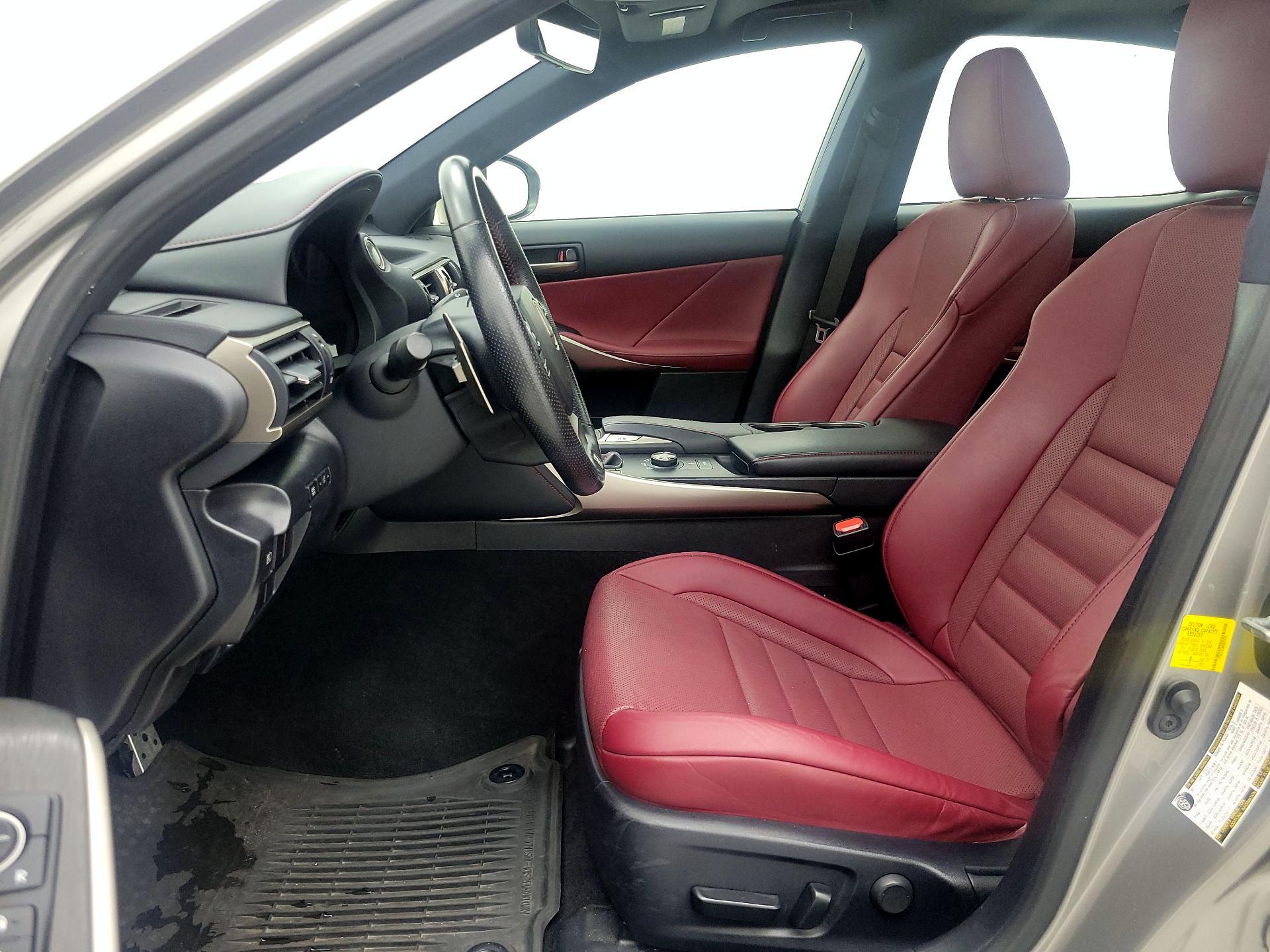 Thumbnail: 2019 Lexus IS - 11