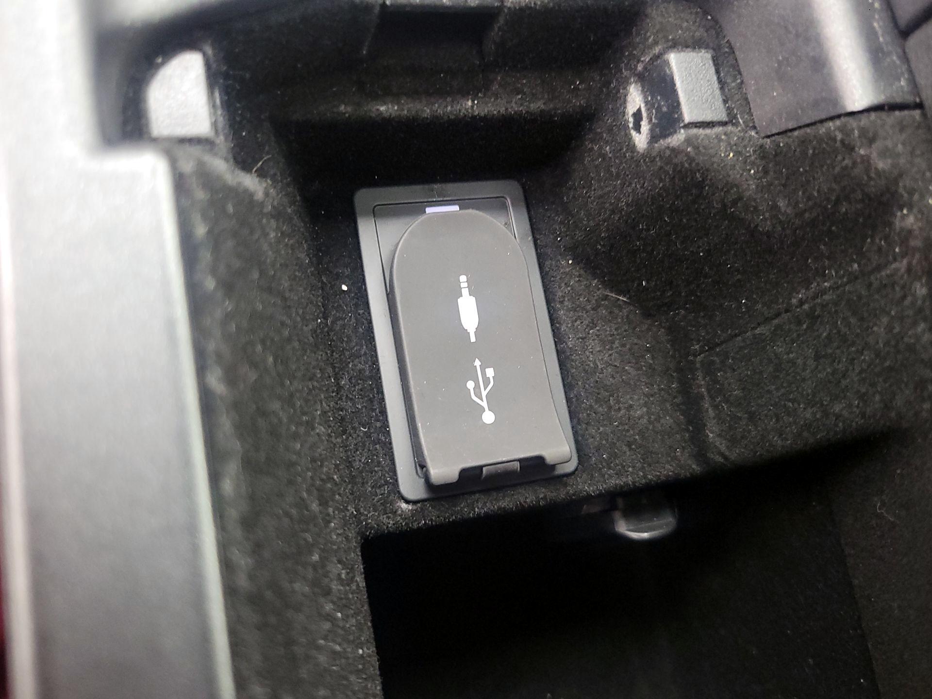 Thumbnail: 2019 Lexus IS - 19