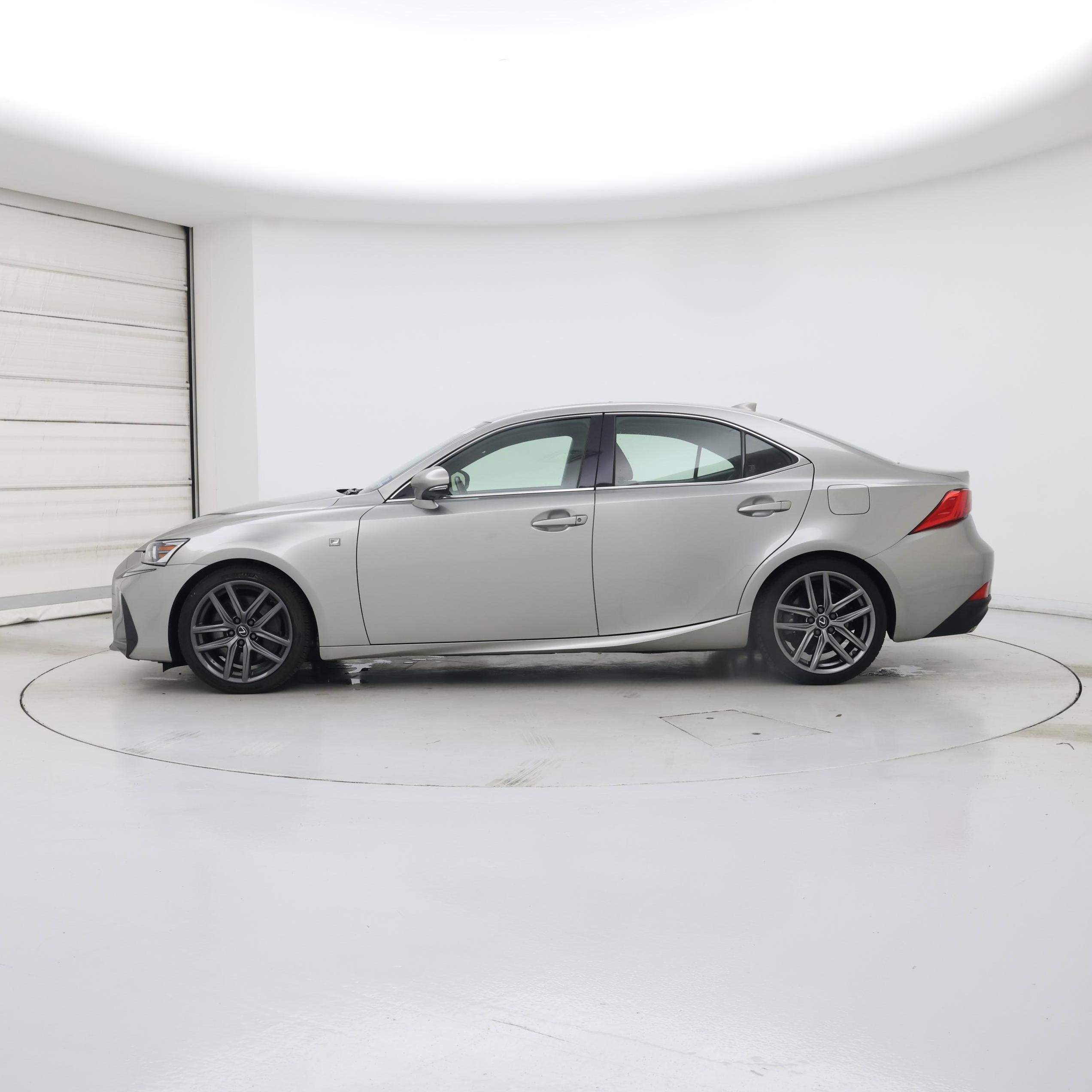 Thumbnail: 2019 Lexus IS - 3