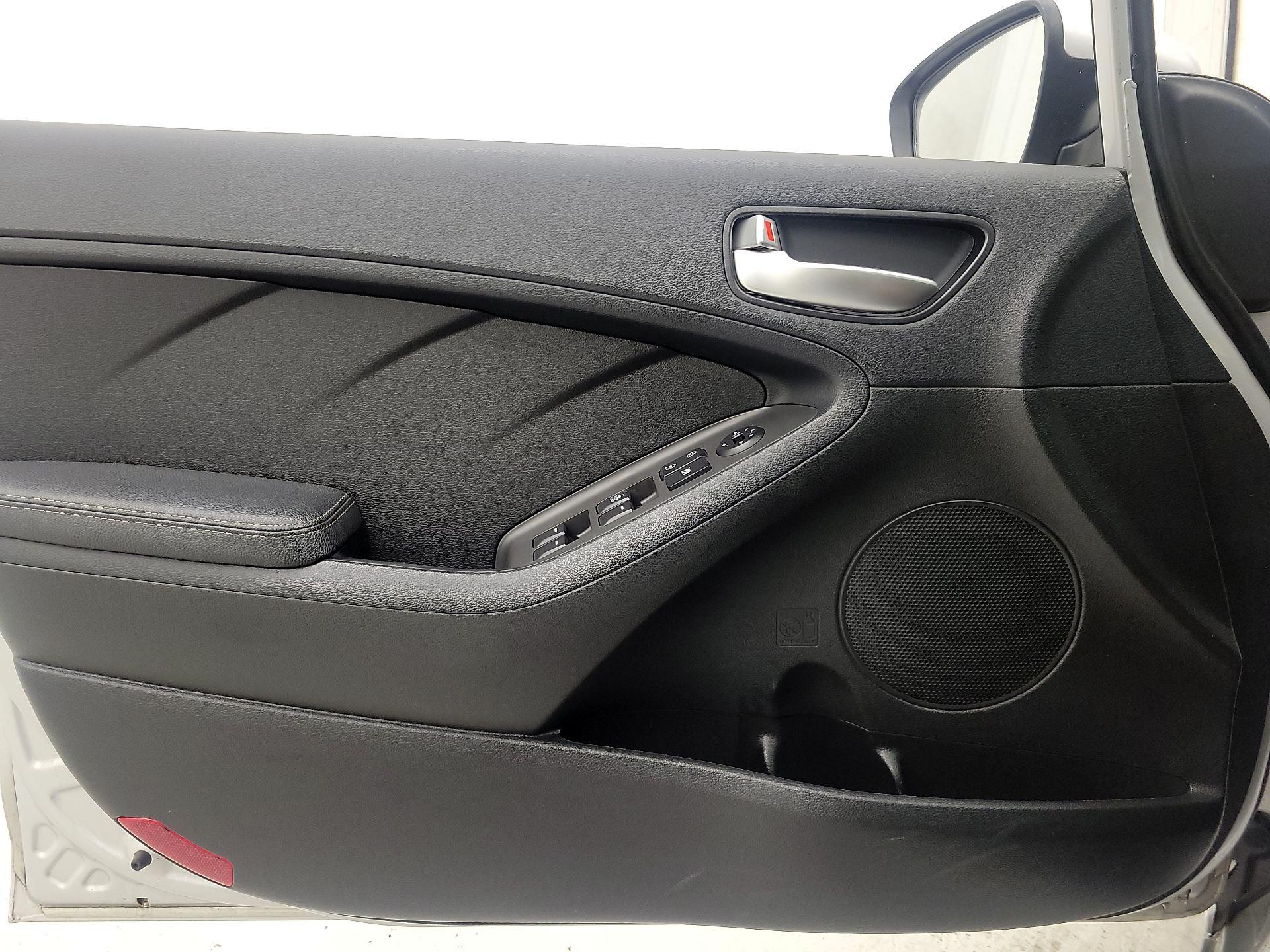 Thumbnail: 2018 Kia Forte - 12