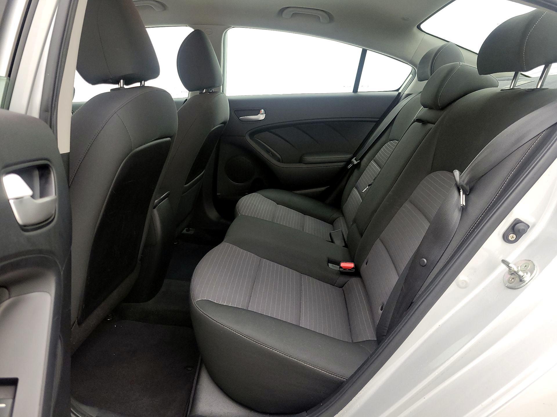 Thumbnail: 2018 Kia Forte - 19