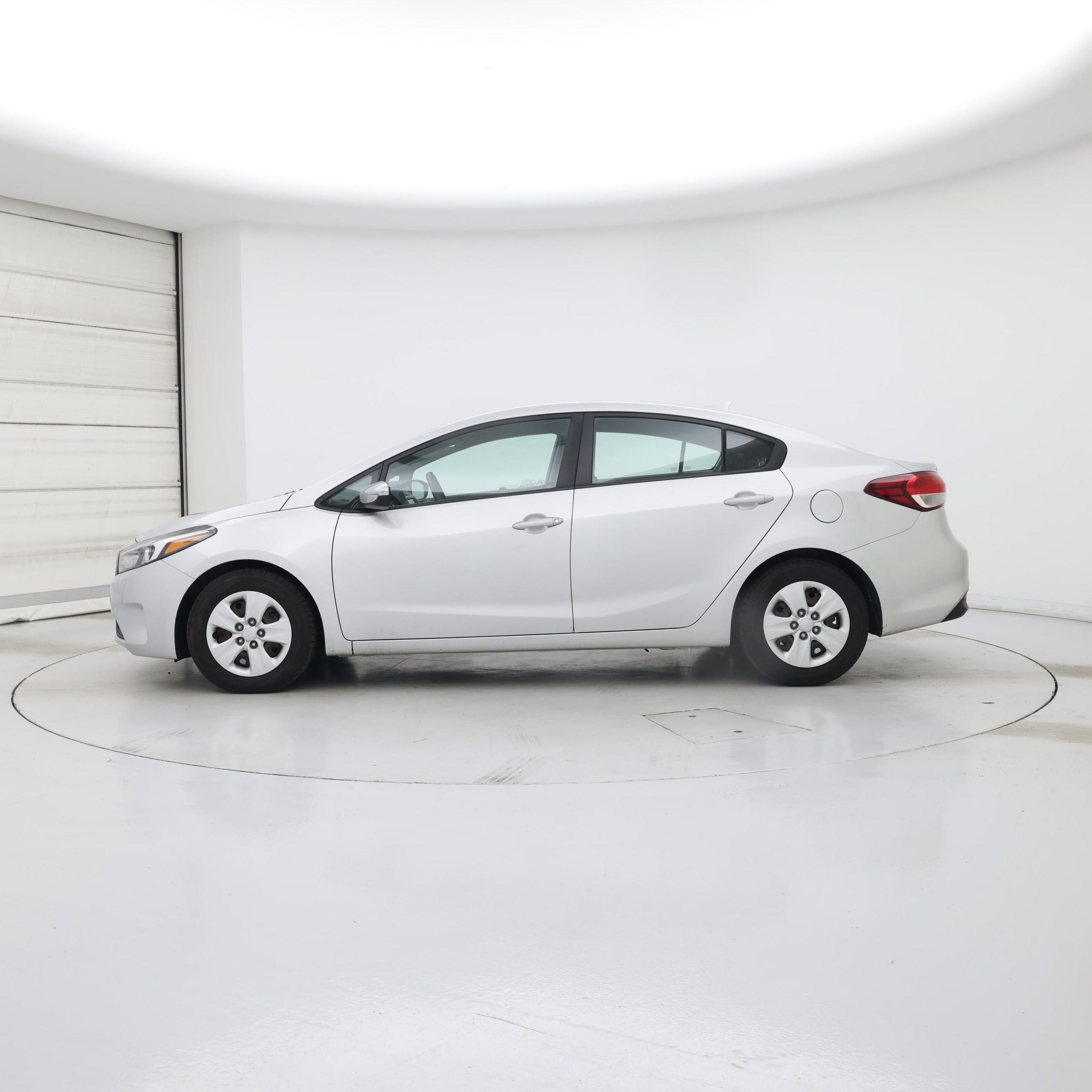 Thumbnail: 2018 Kia Forte - 3