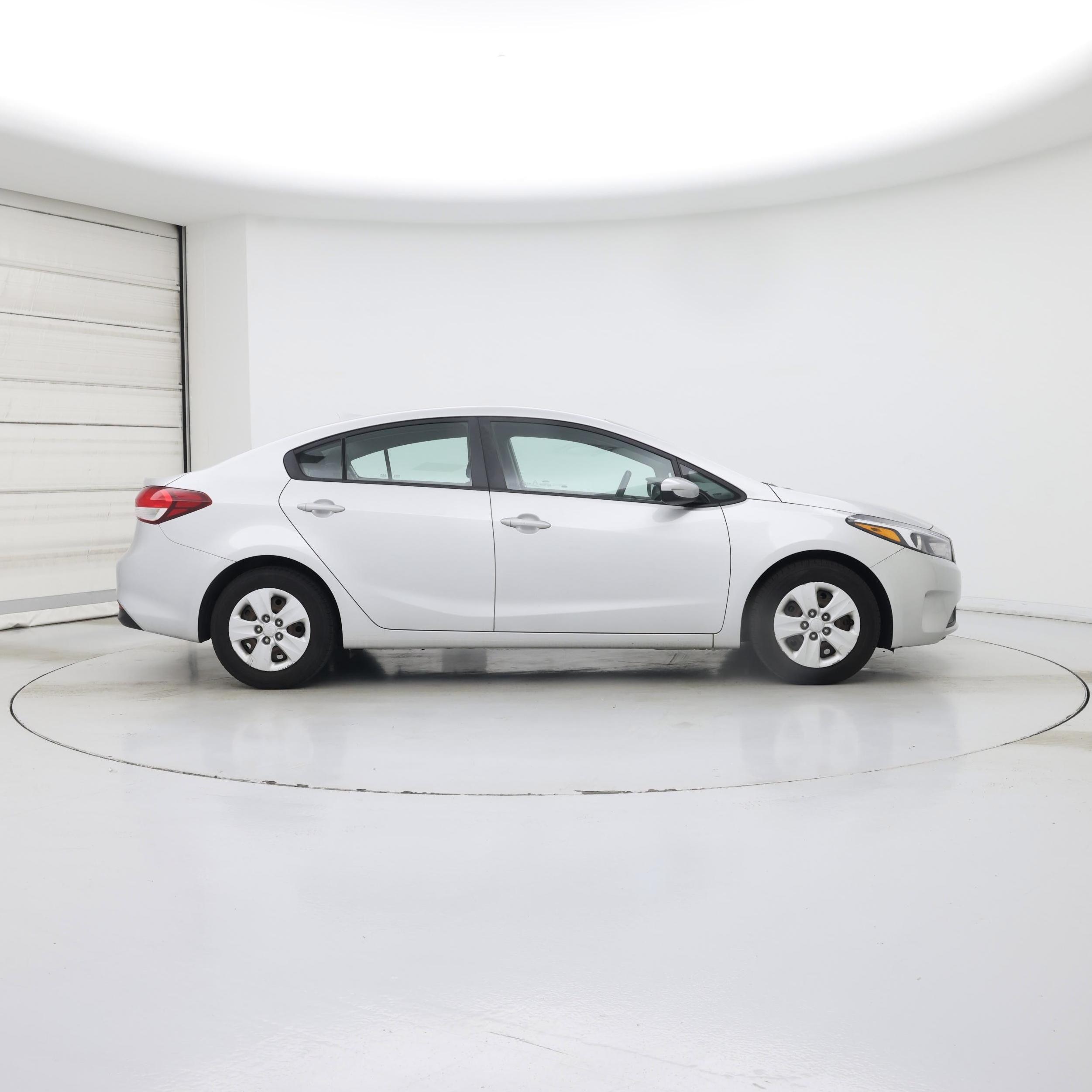 Thumbnail: 2018 Kia Forte - 7