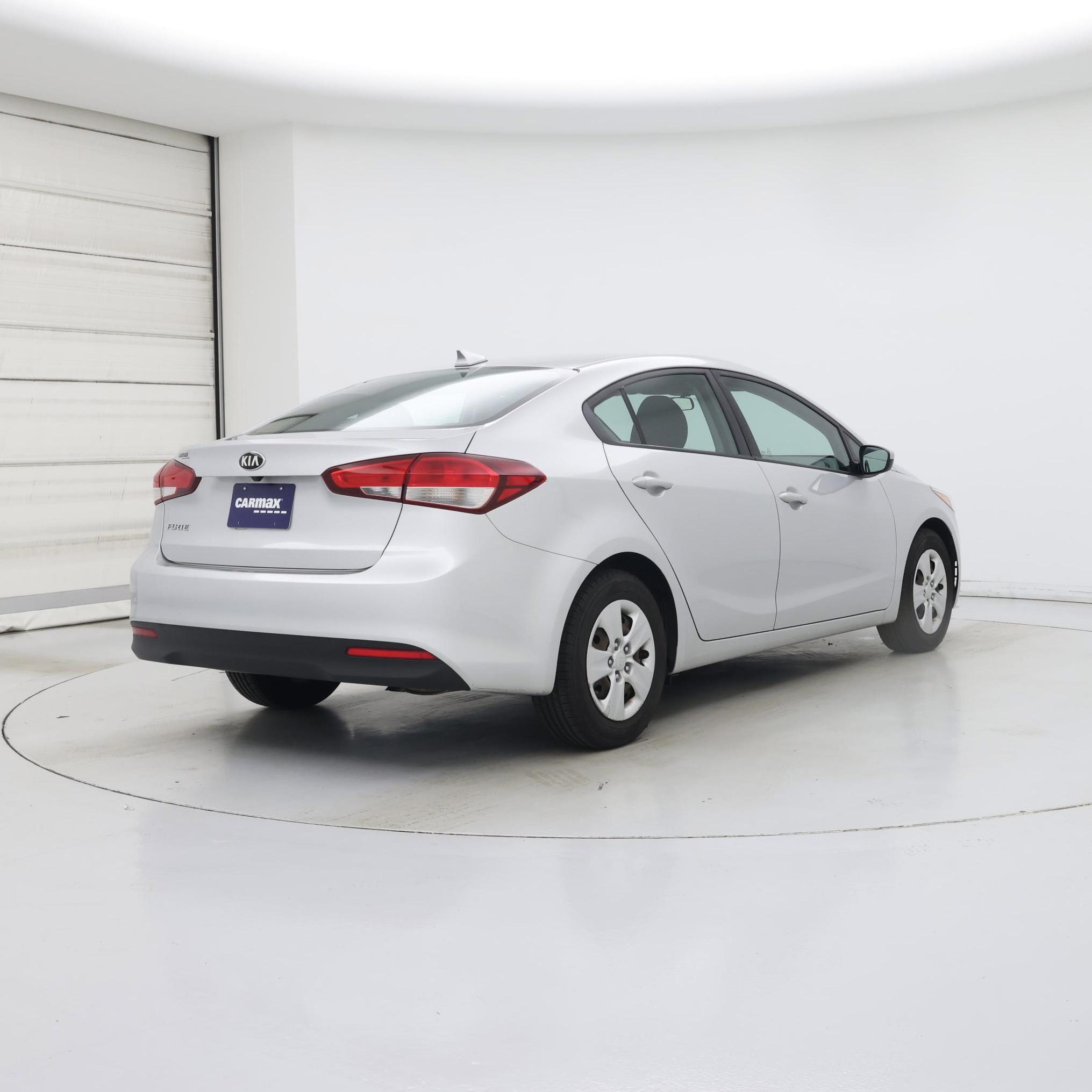 Thumbnail: 2018 Kia Forte - 8