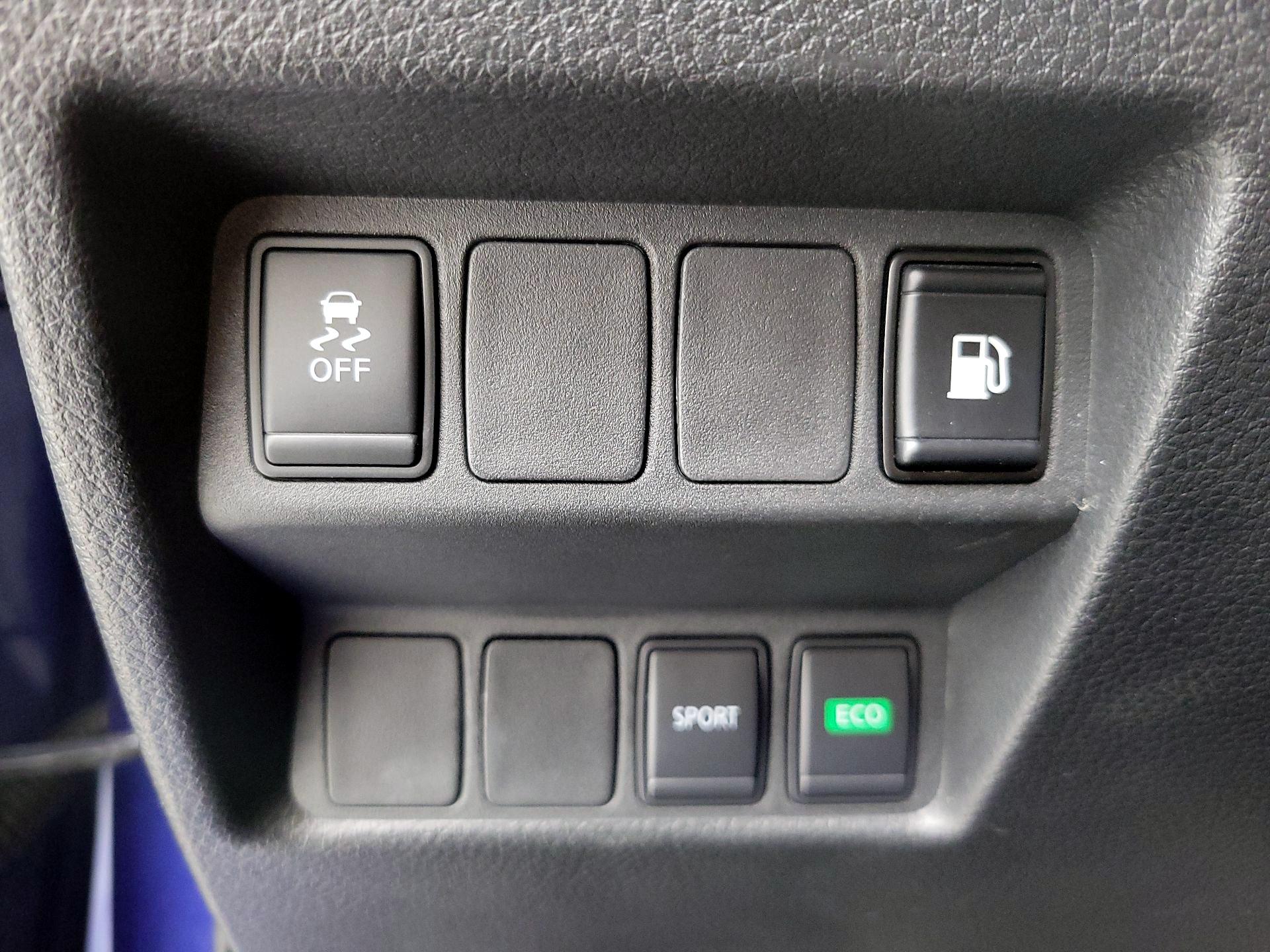 Thumbnail: 2018 Nissan Rogue - 13