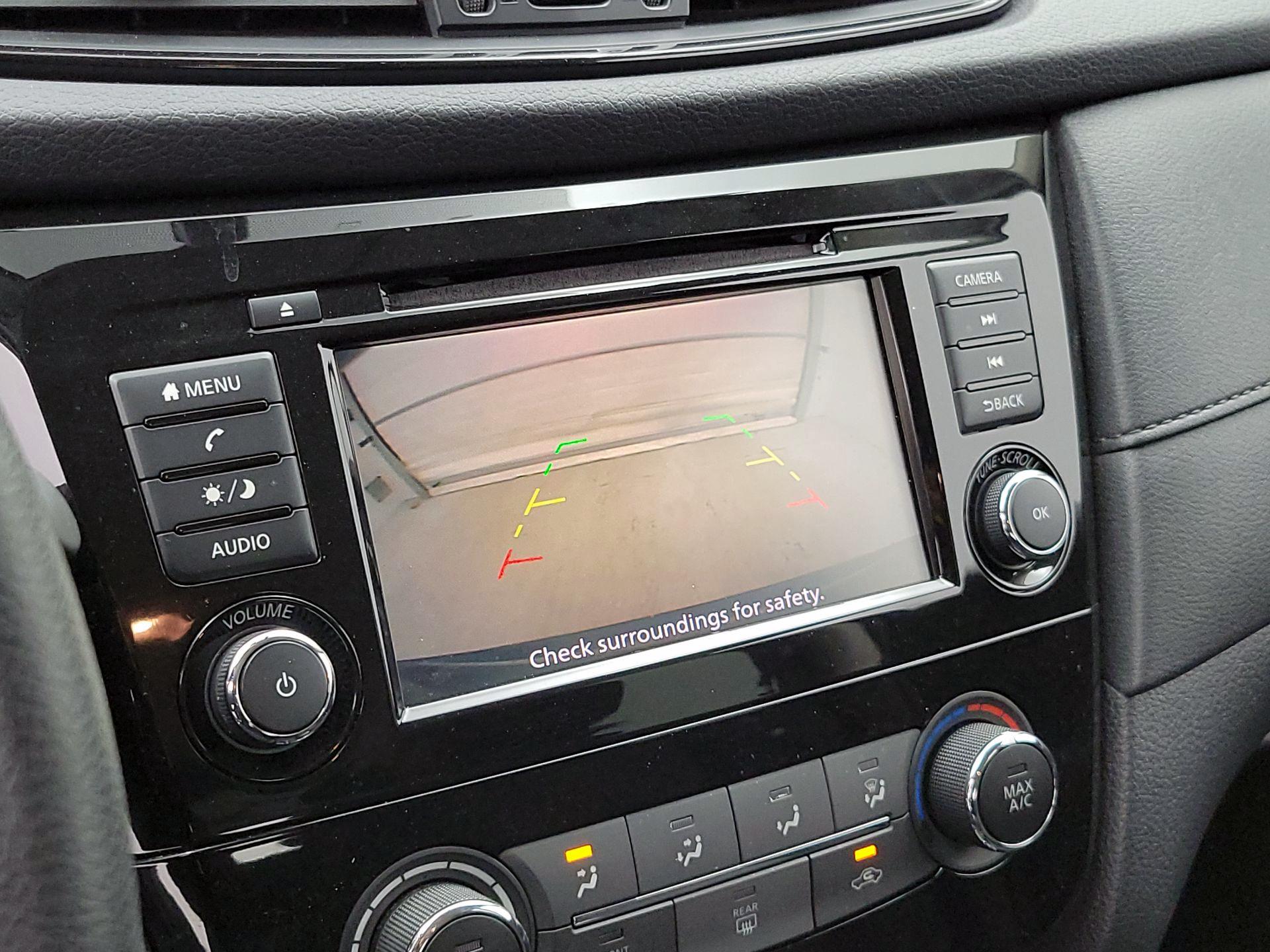 Thumbnail: 2018 Nissan Rogue - 14