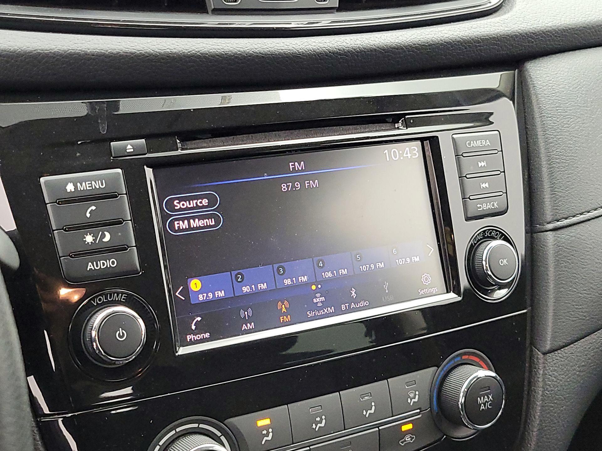 Thumbnail: 2018 Nissan Rogue - 15