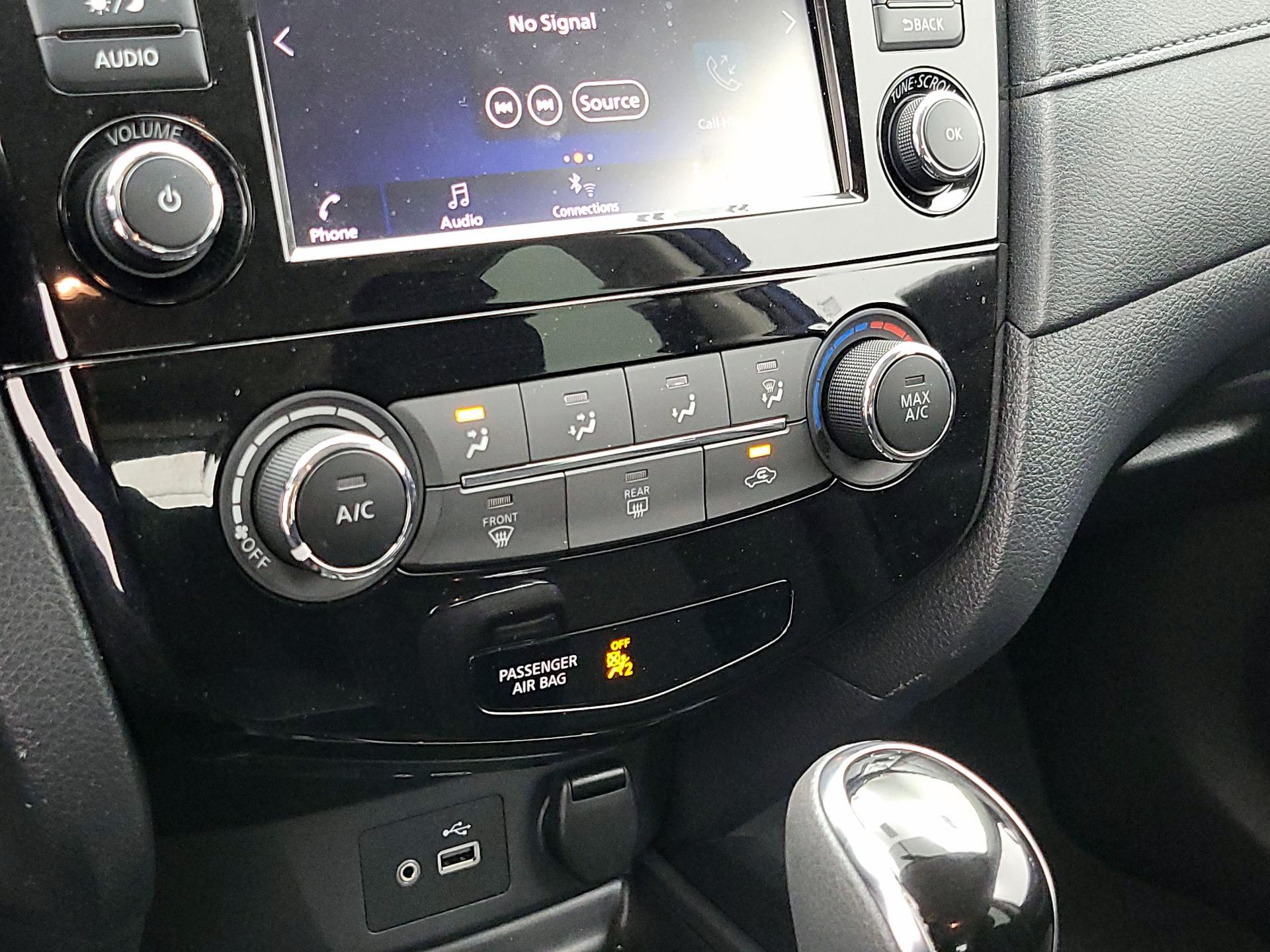 Thumbnail: 2018 Nissan Rogue - 16