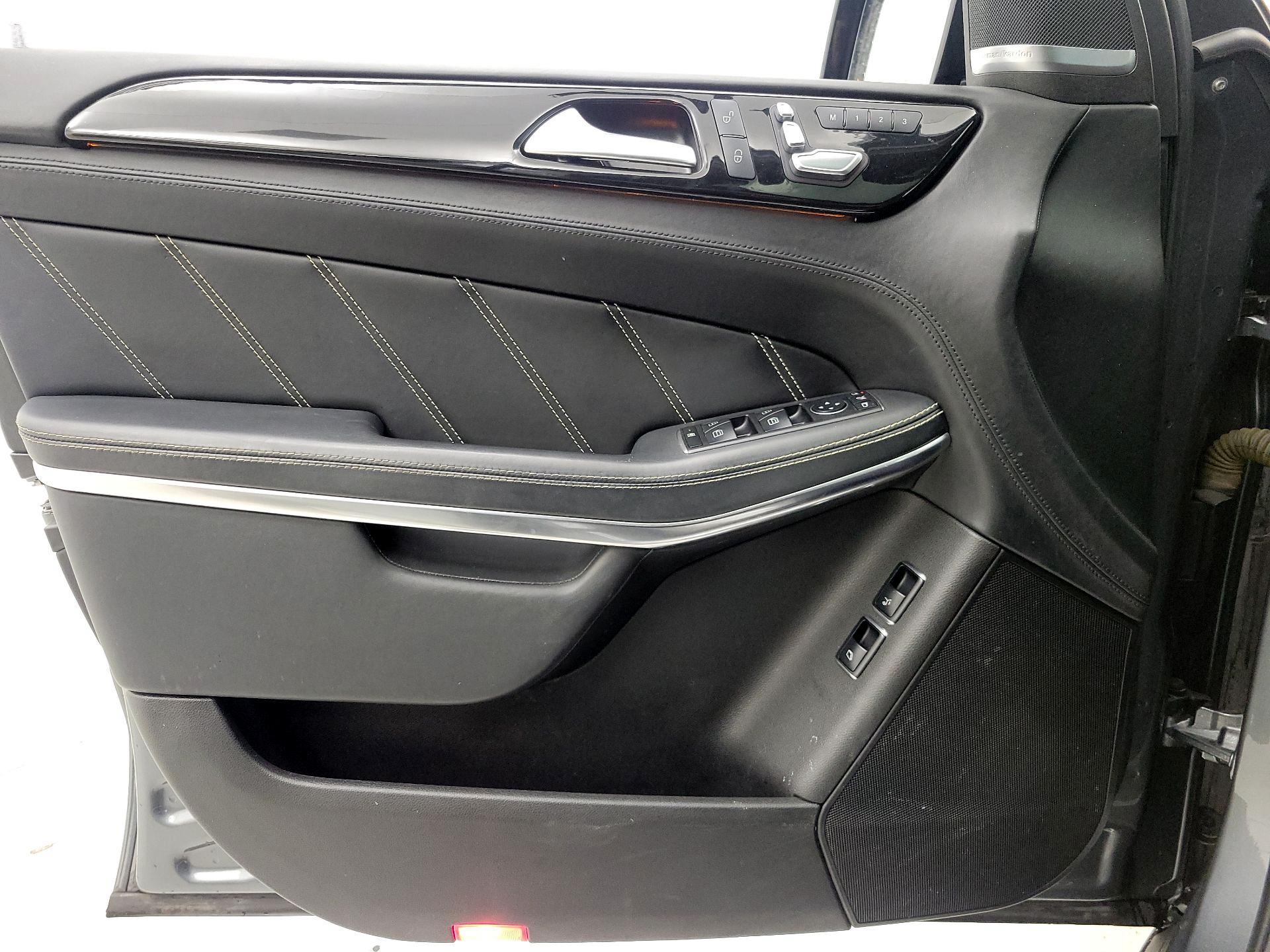 Thumbnail: 2019 Mercedes-Benz GL-Class - 12