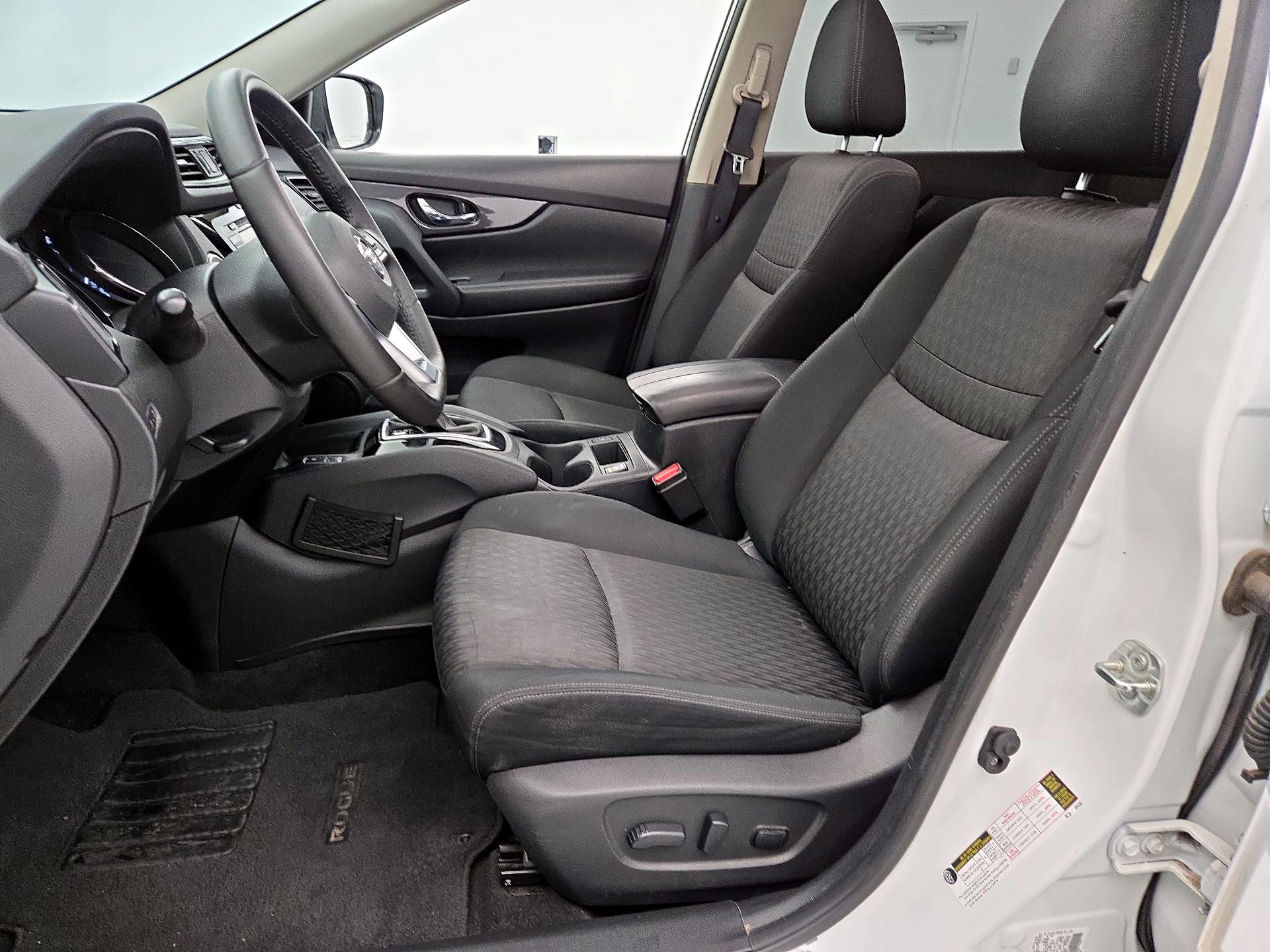 Thumbnail: 2019 Nissan Rogue - 11