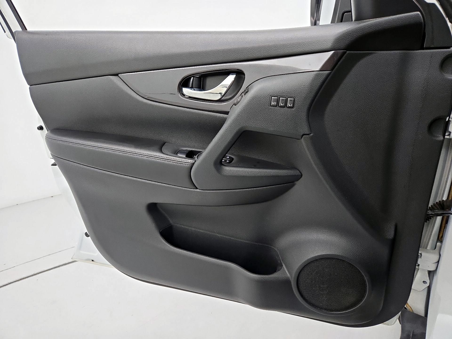 Thumbnail: 2019 Nissan Rogue - 12