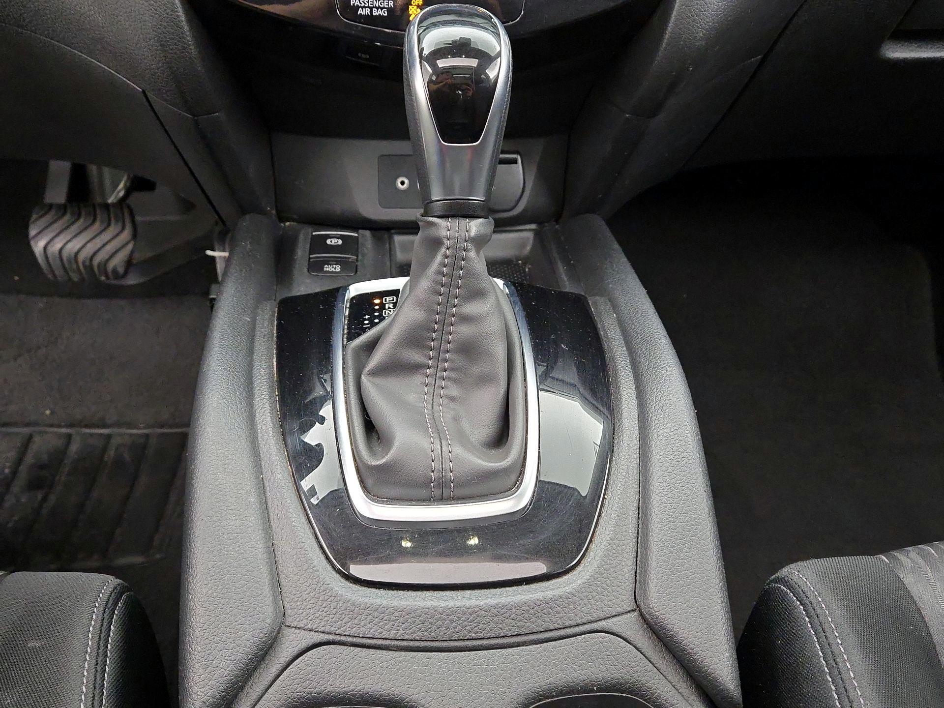 Thumbnail: 2019 Nissan Rogue - 18