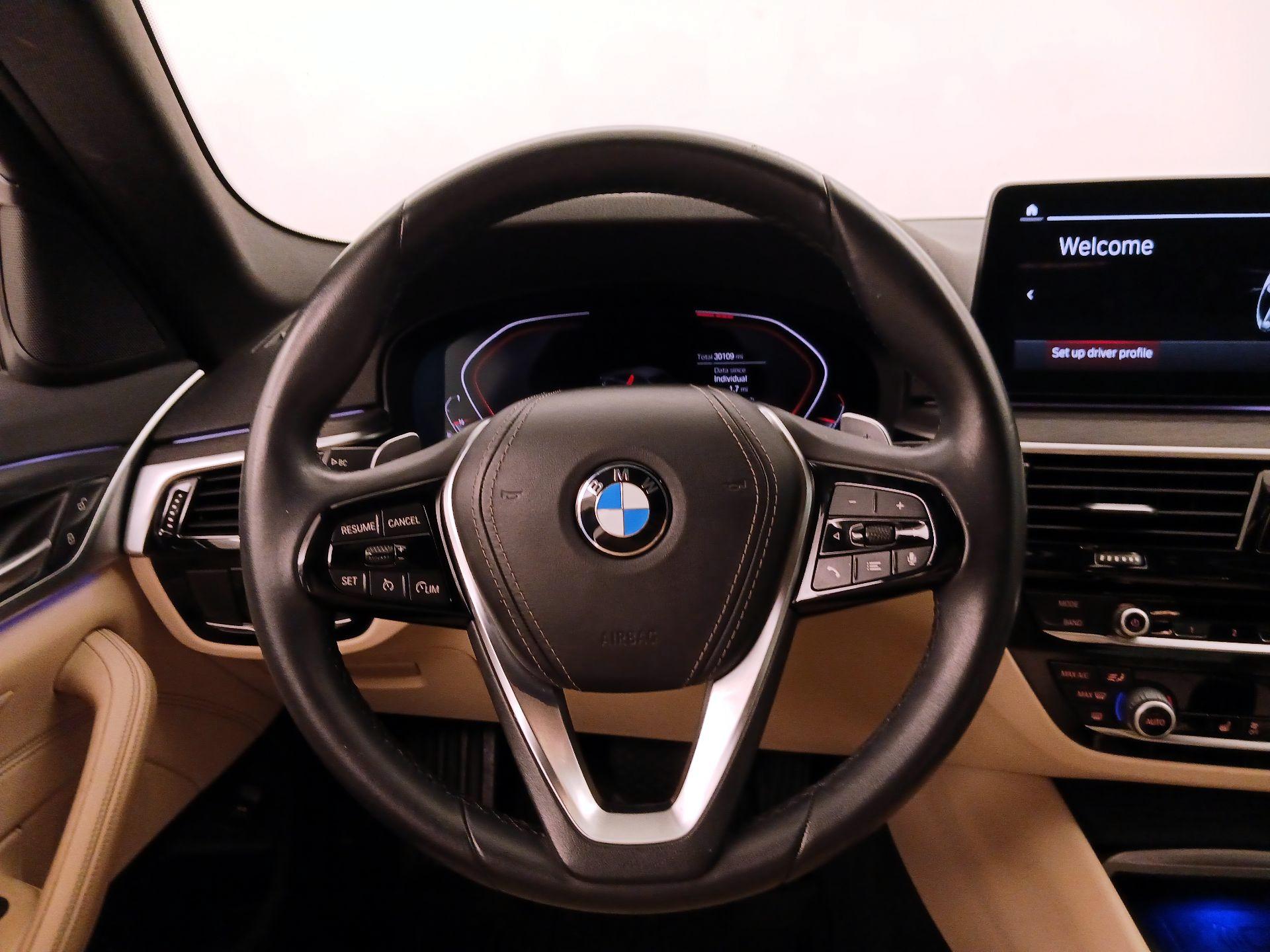 Thumbnail: 2021 BMW 5 Series - 10