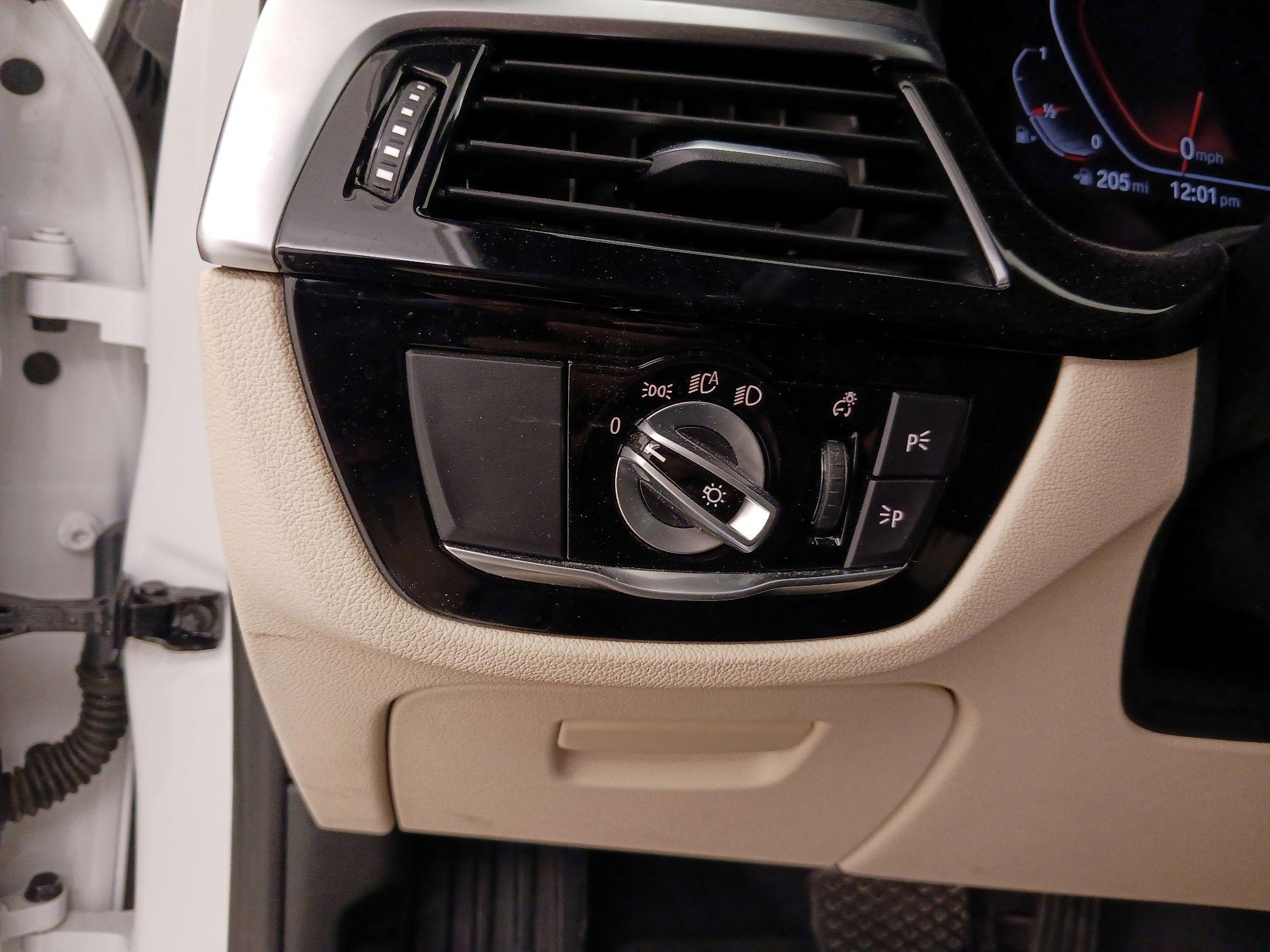 Thumbnail: 2021 BMW 5 Series - 13