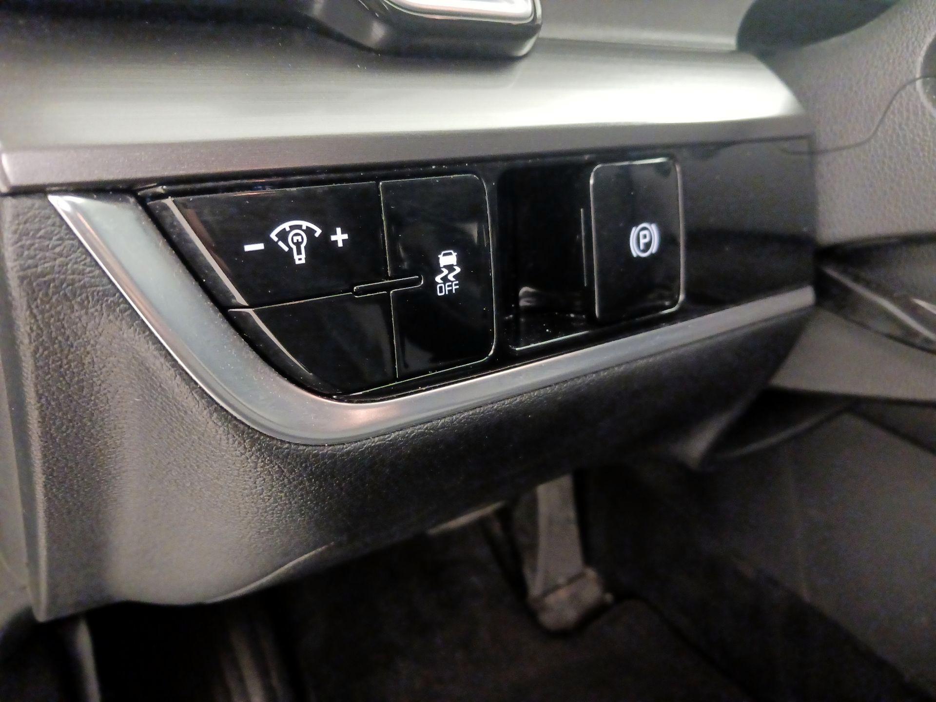 Thumbnail: 2023 Kia Sportage - 13