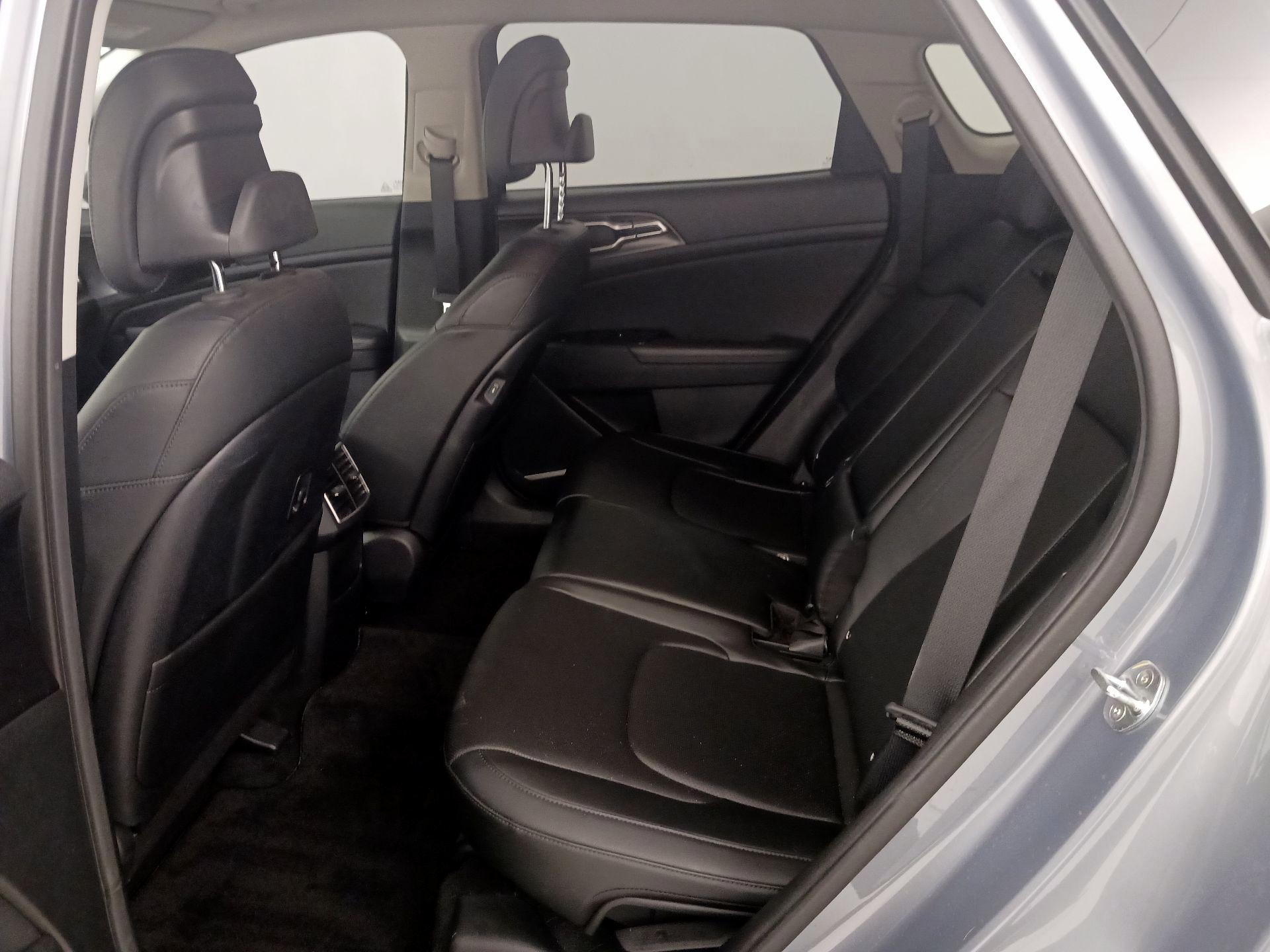 Thumbnail: 2023 Kia Sportage - 20