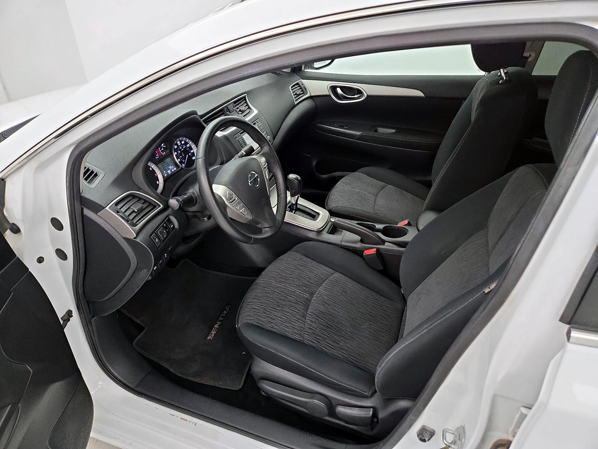 Thumbnail: 2015 Nissan Sentra - 11