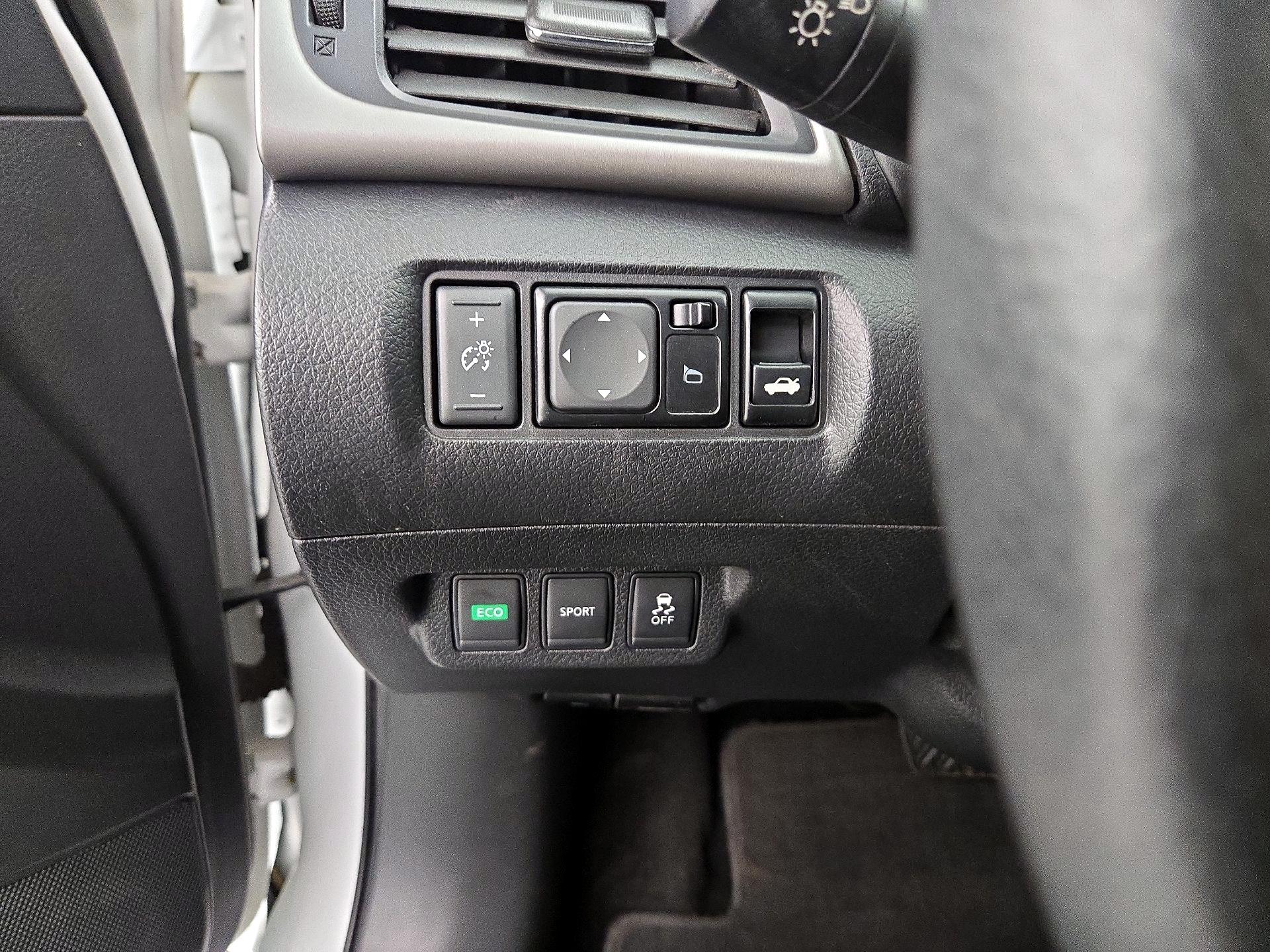 Thumbnail: 2015 Nissan Sentra - 13