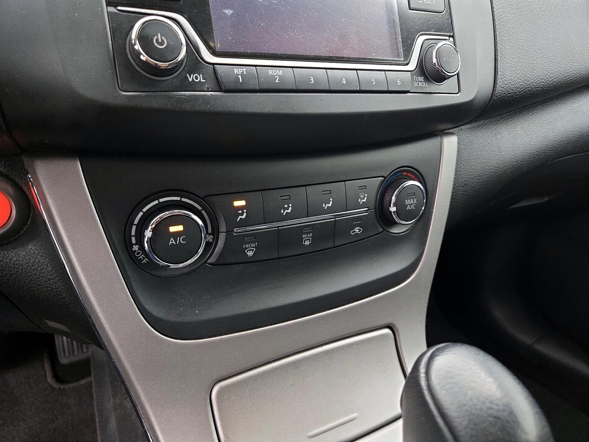 Thumbnail: 2015 Nissan Sentra - 16