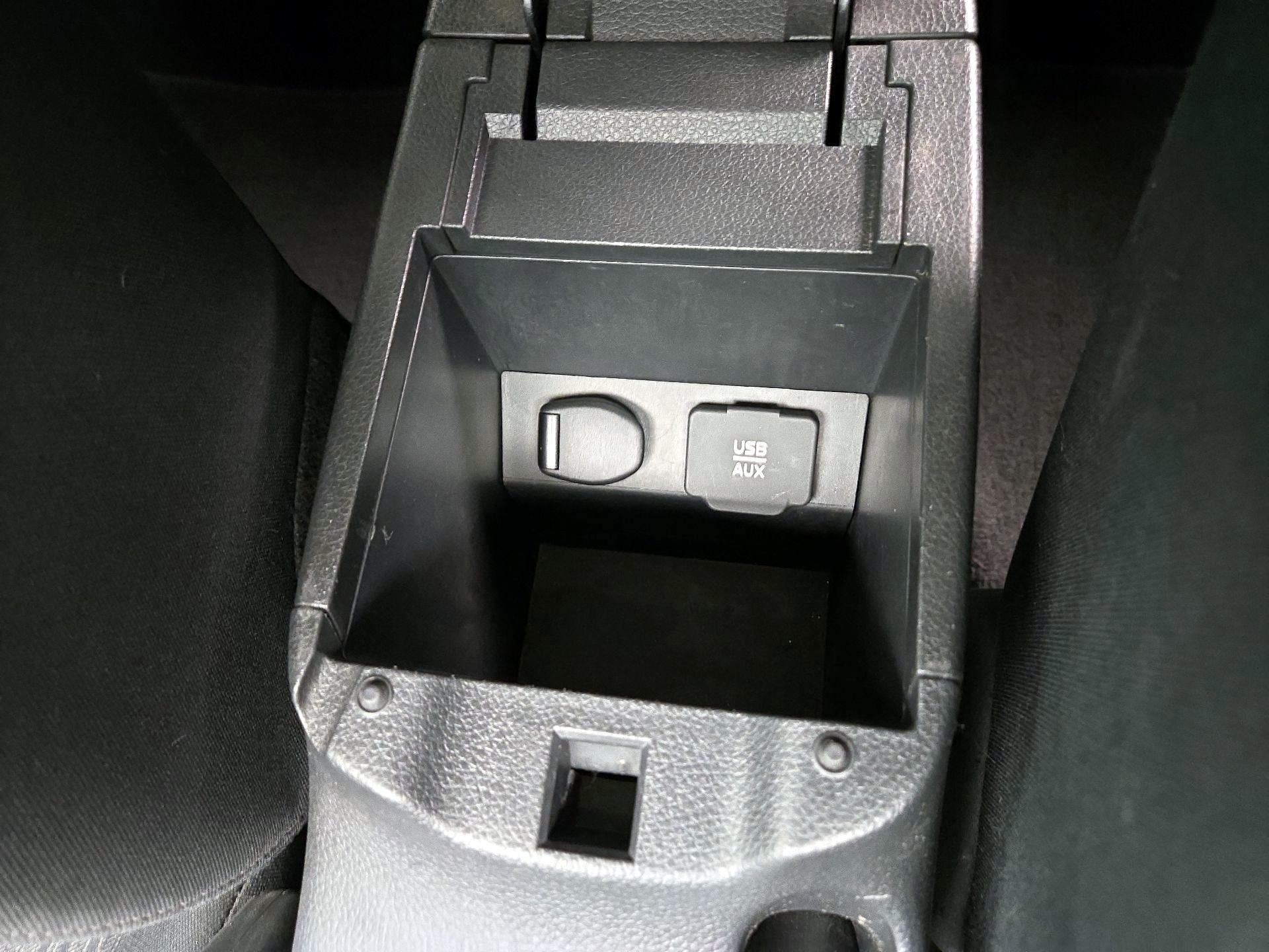 Thumbnail: 2015 Nissan Sentra - 18