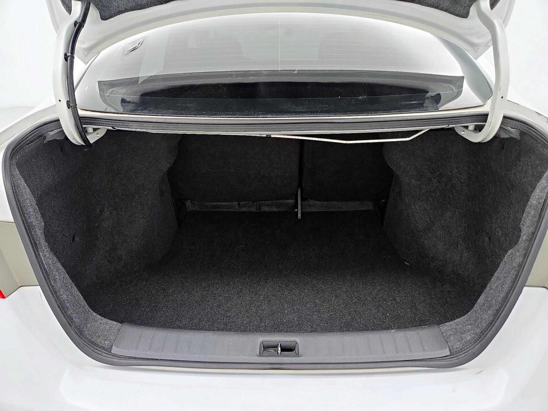 Thumbnail: 2015 Nissan Sentra - 20