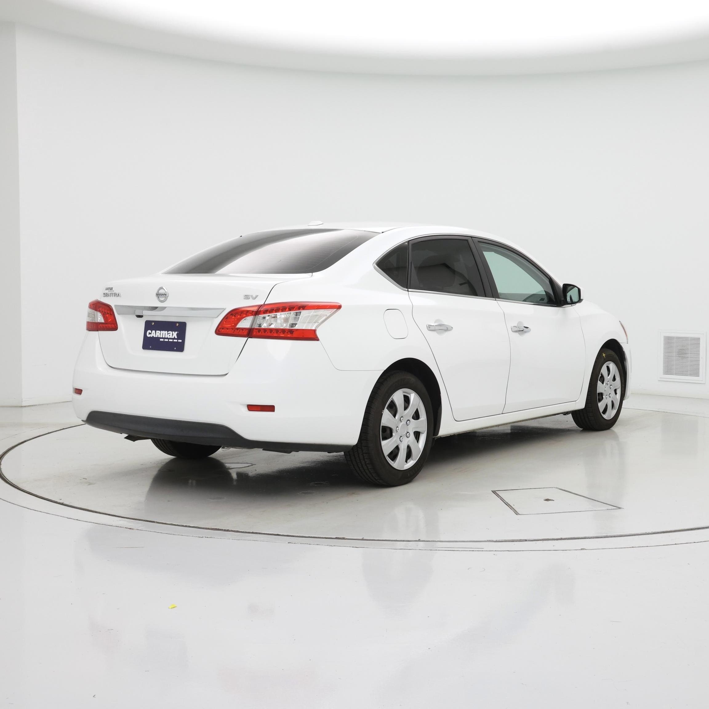 Thumbnail: 2015 Nissan Sentra - 8