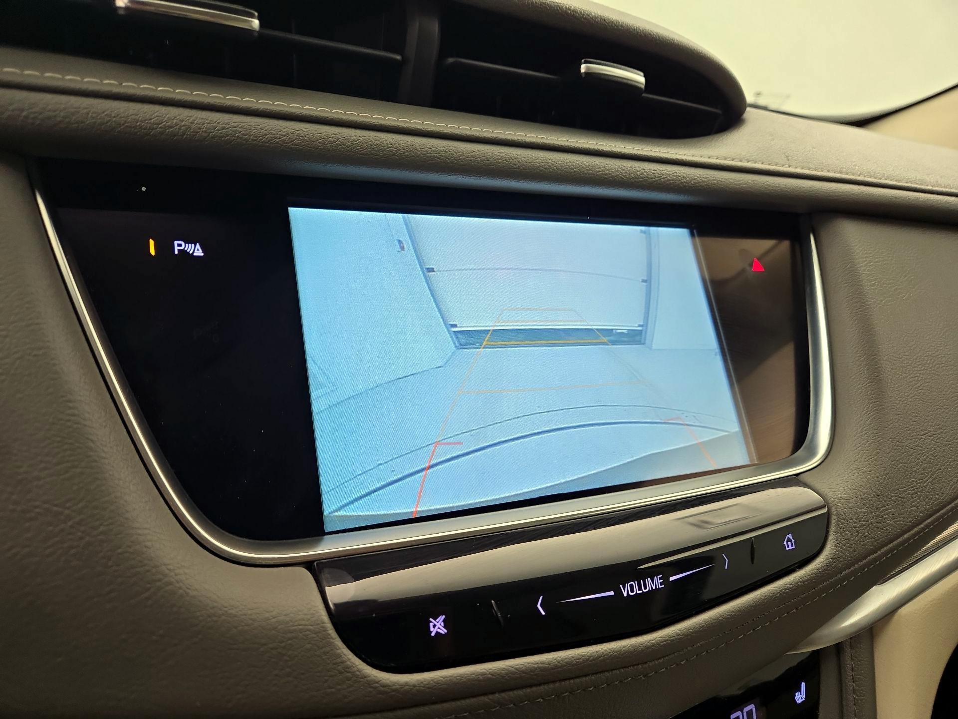 Thumbnail: 2018 Cadillac XT5 - 15