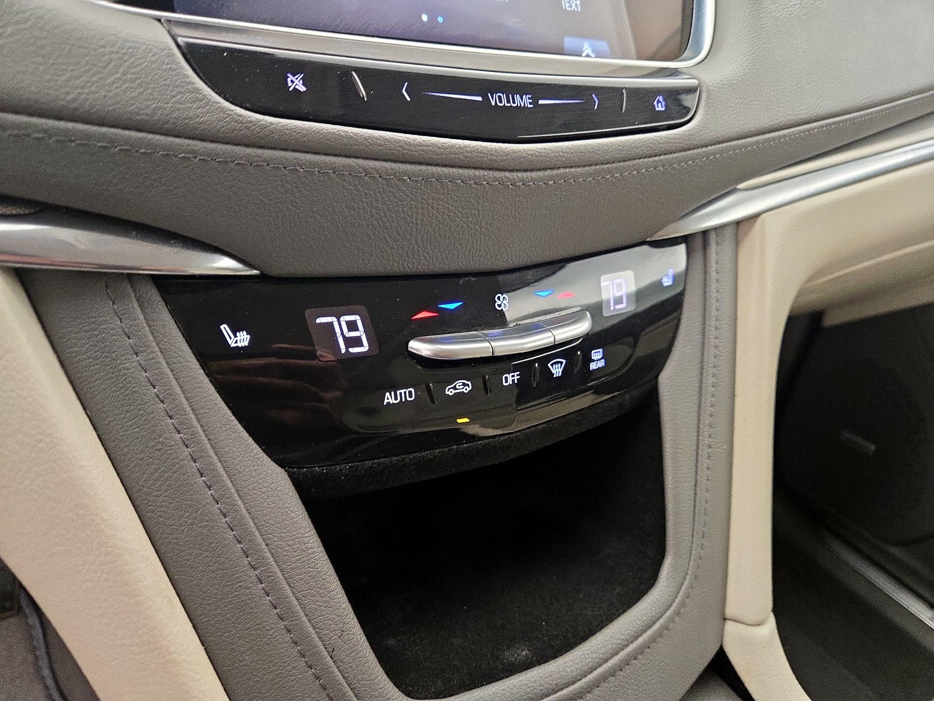 Thumbnail: 2018 Cadillac XT5 - 17